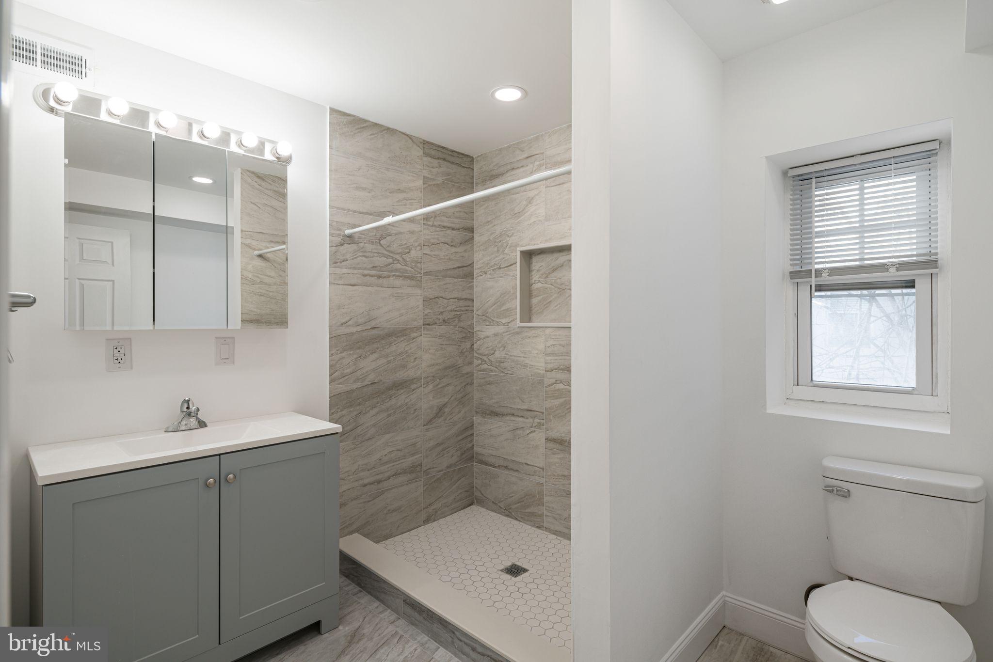 HAWTHORNE - Residential Lease