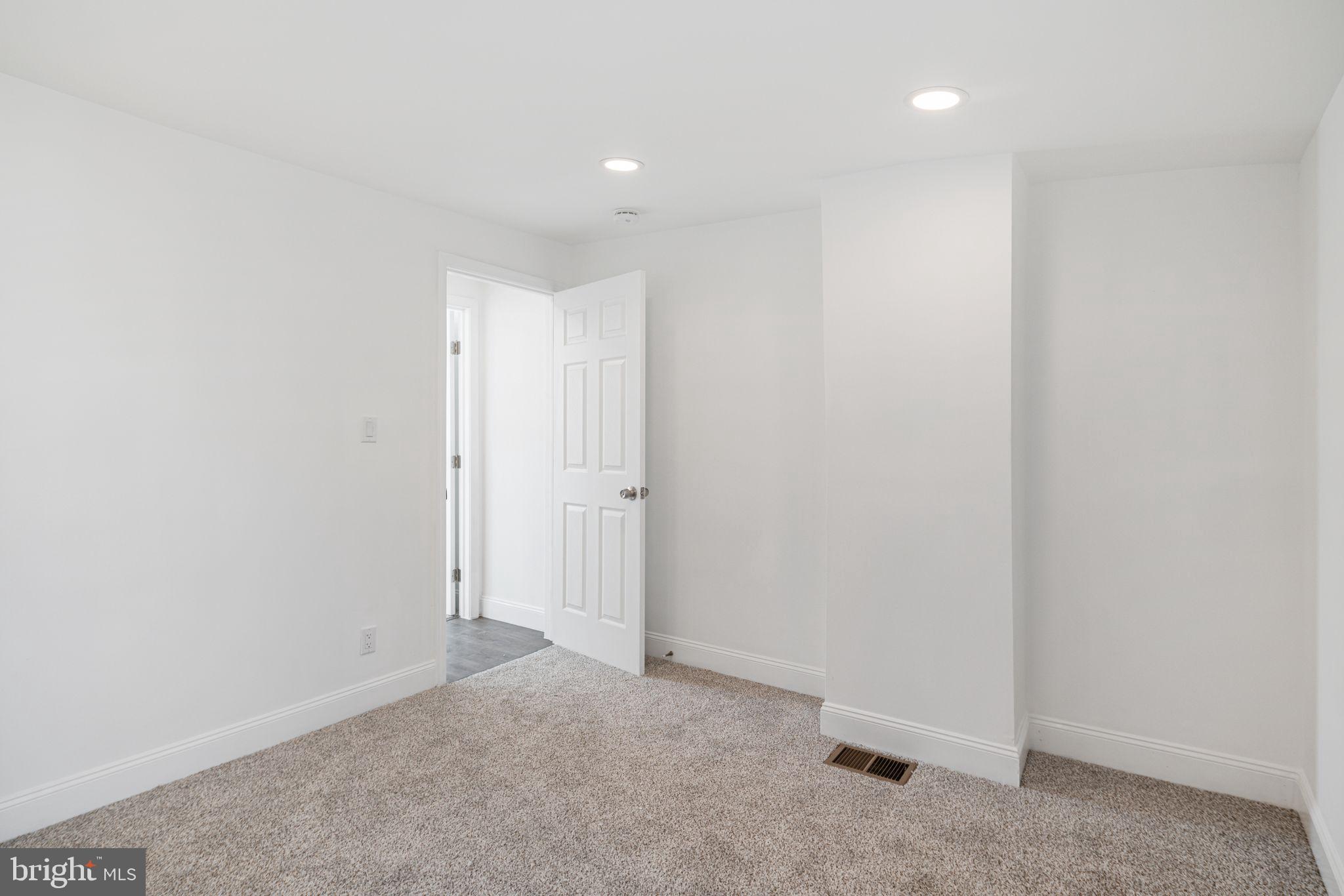 HAWTHORNE - Residential Lease