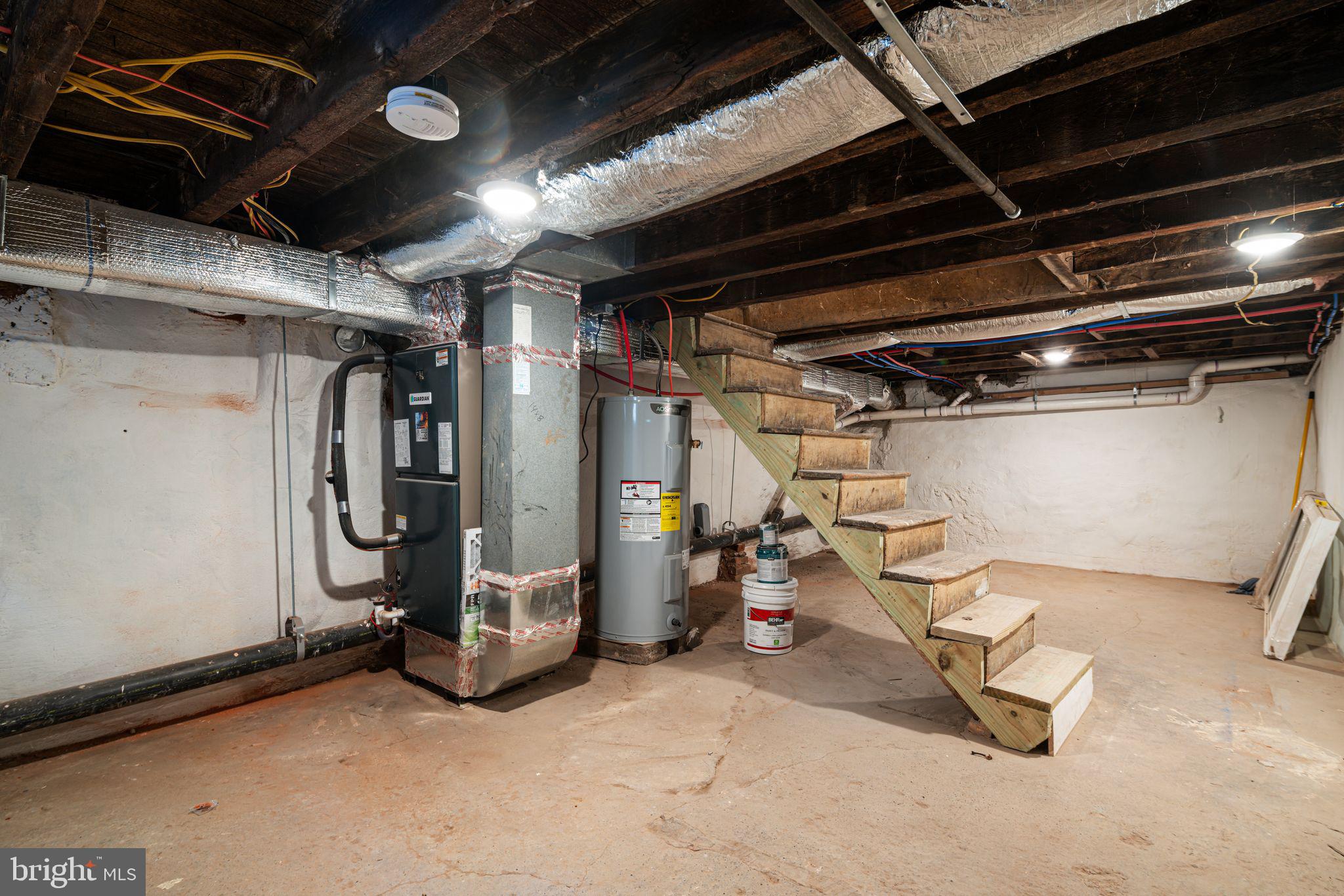 HAWTHORNE - Residential Lease