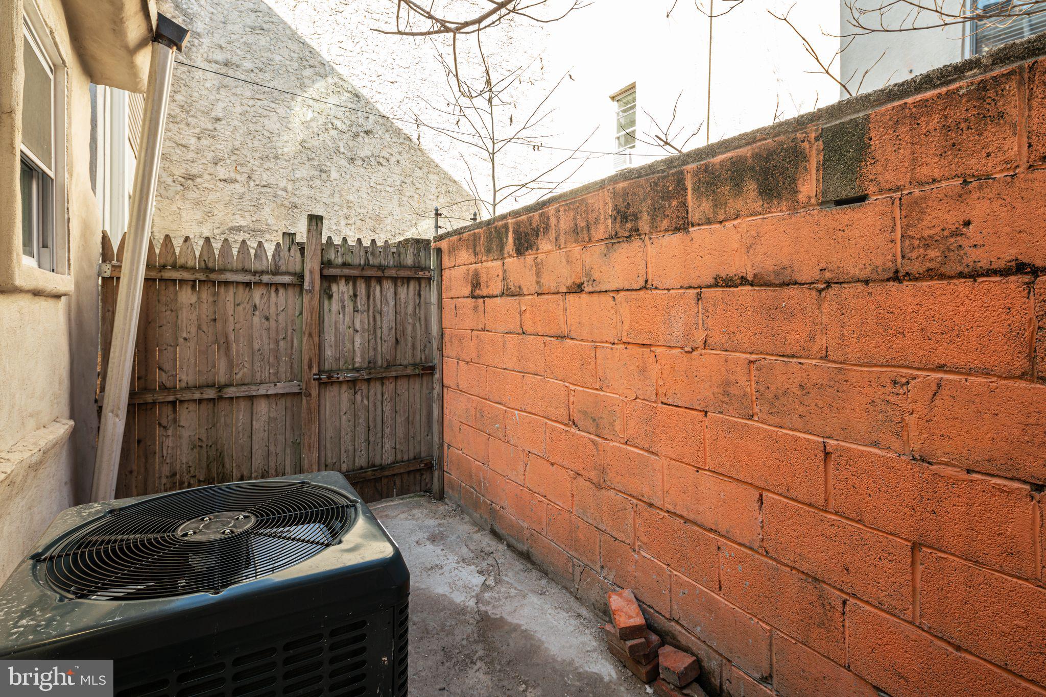 HAWTHORNE - Residential Lease