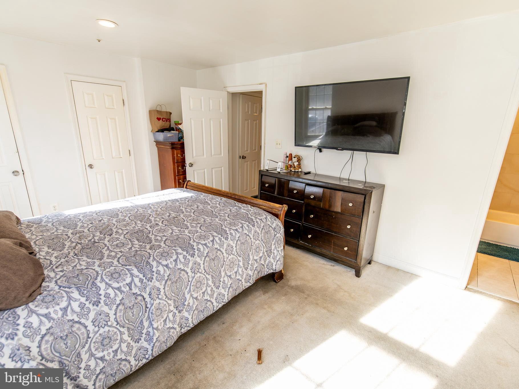 LONDON WOODS - Residential