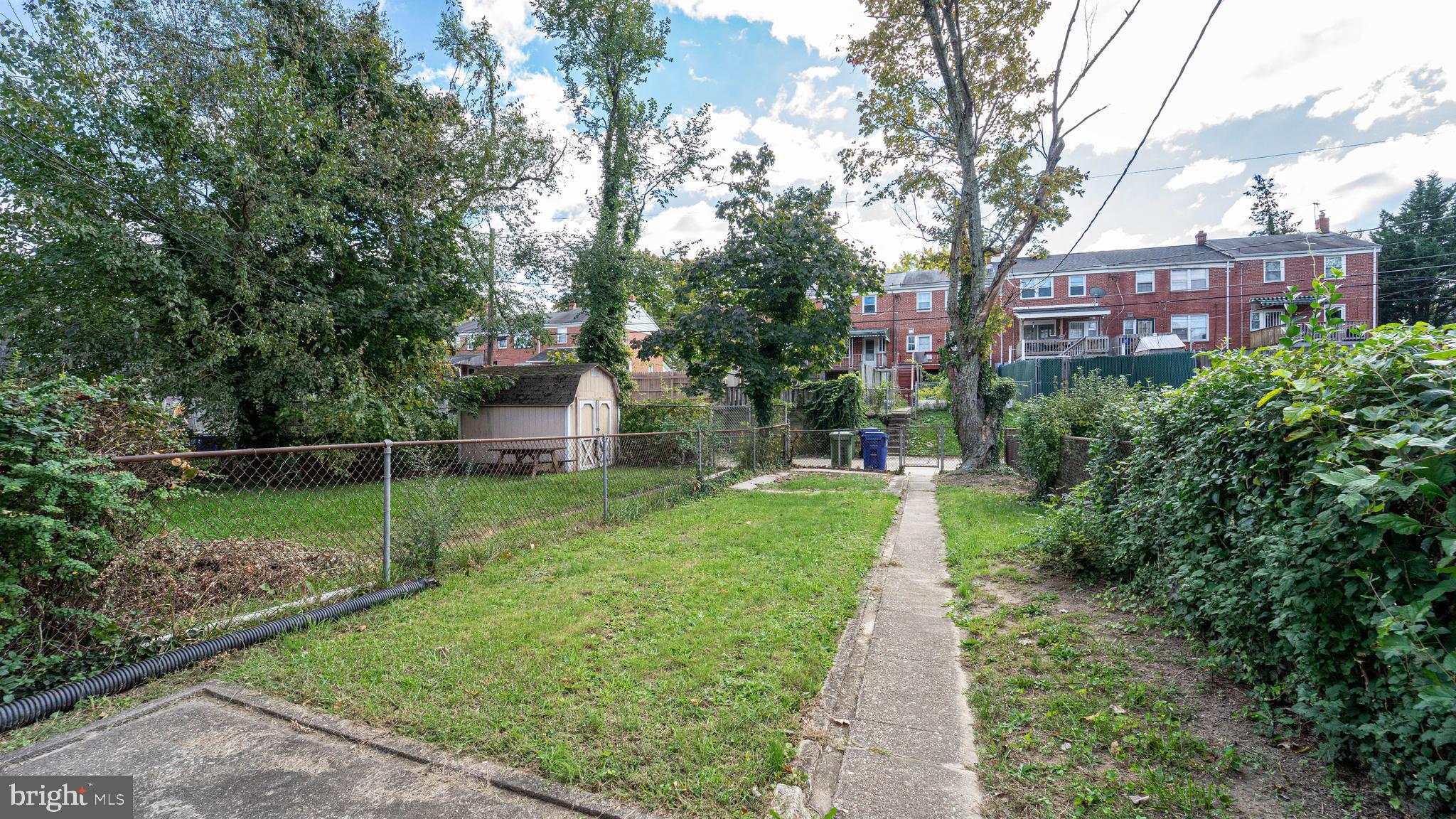 IDLEWOOD - Residential