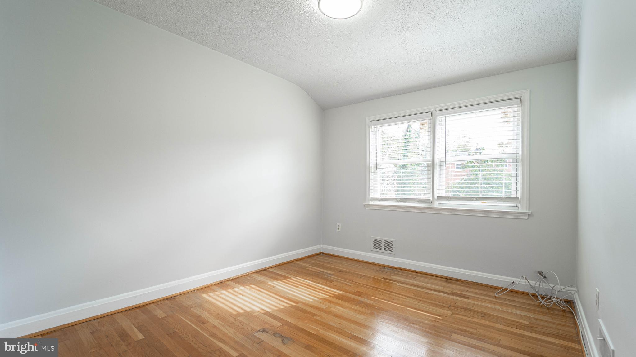 IDLEWOOD - Residential