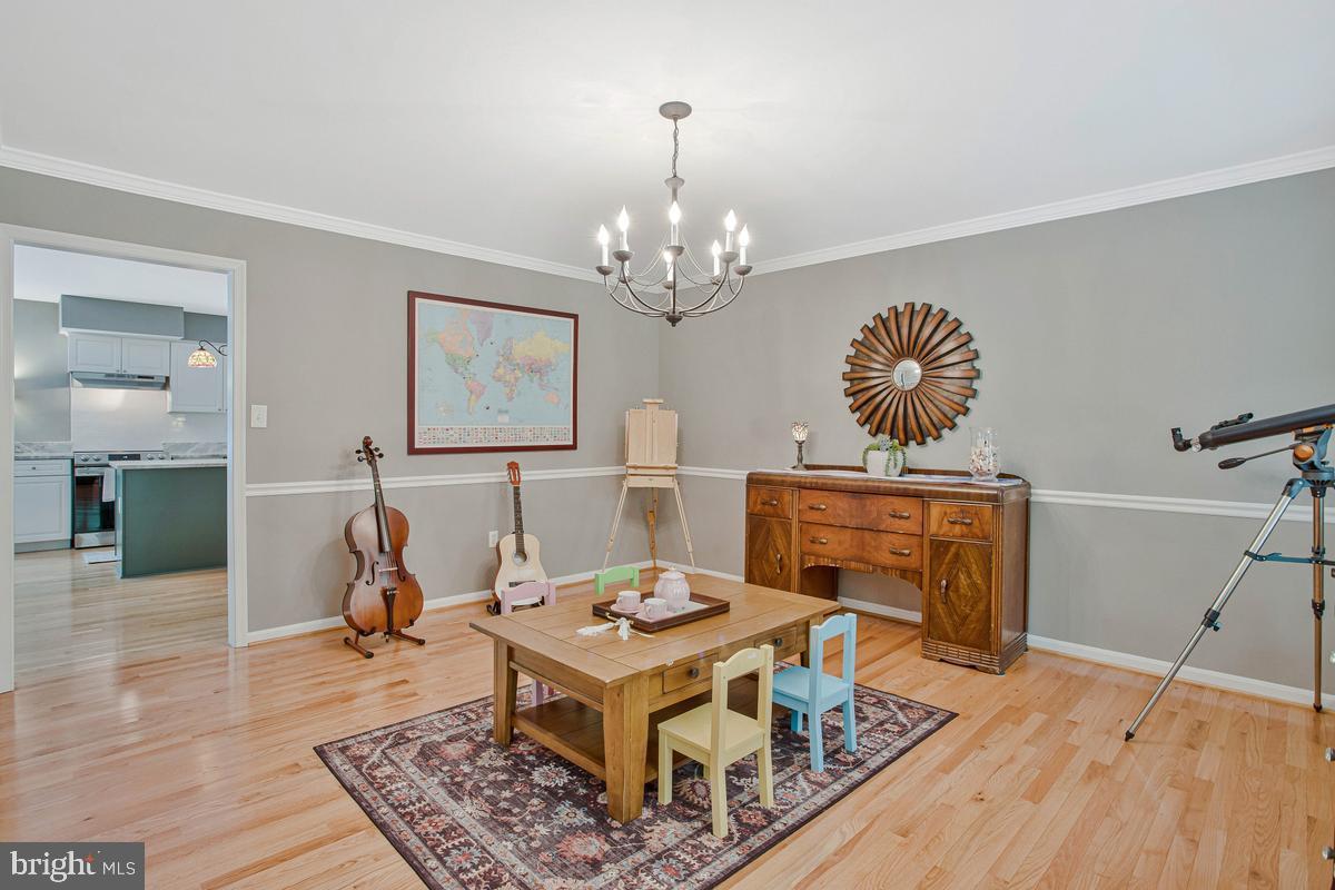 ISLAND CREEK WOODS - Residential