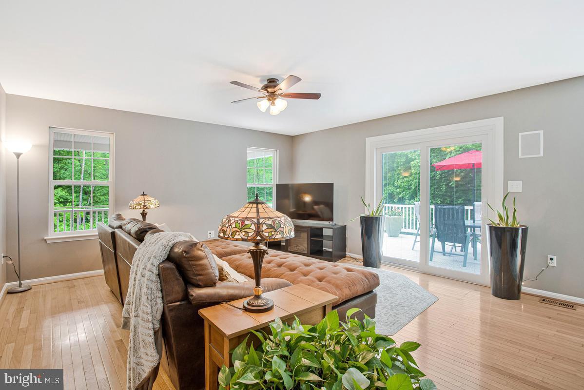 ISLAND CREEK WOODS - Residential