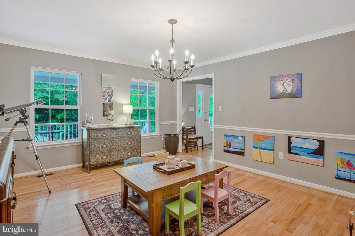 ISLAND CREEK WOODS - Residential