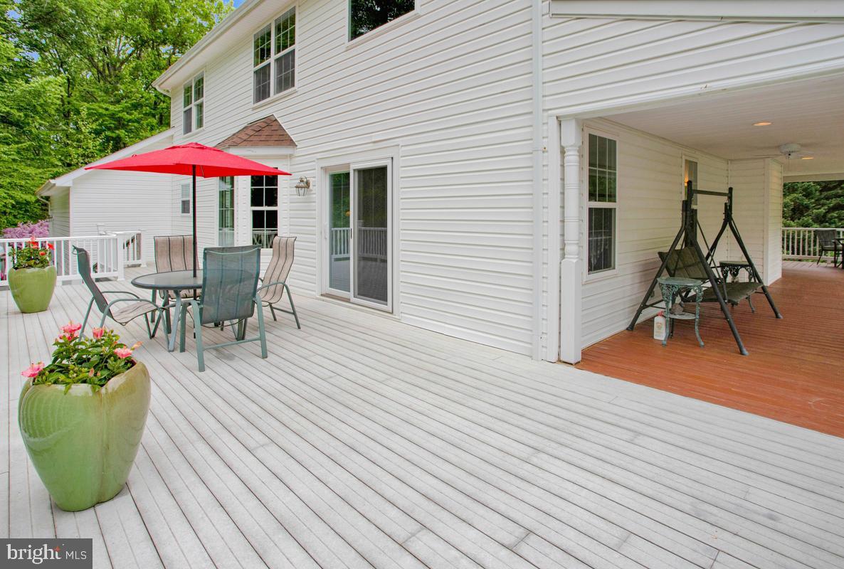 ISLAND CREEK WOODS - Residential