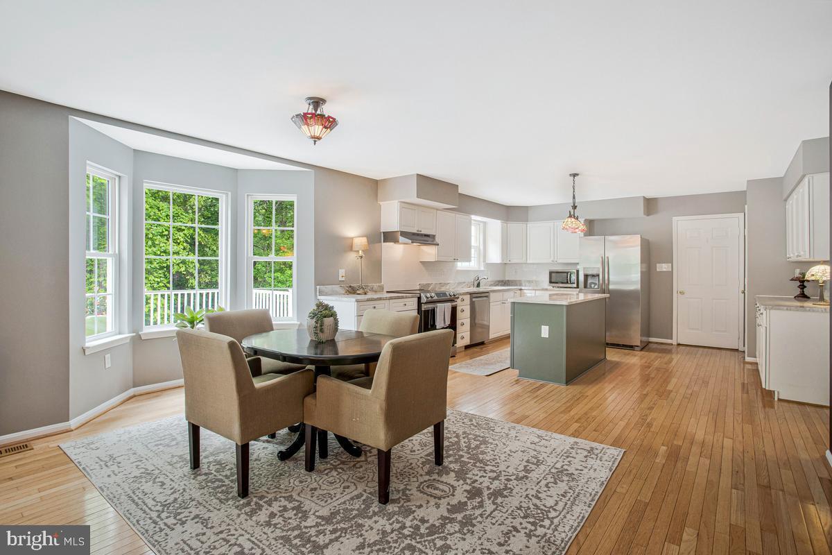 ISLAND CREEK WOODS - Residential