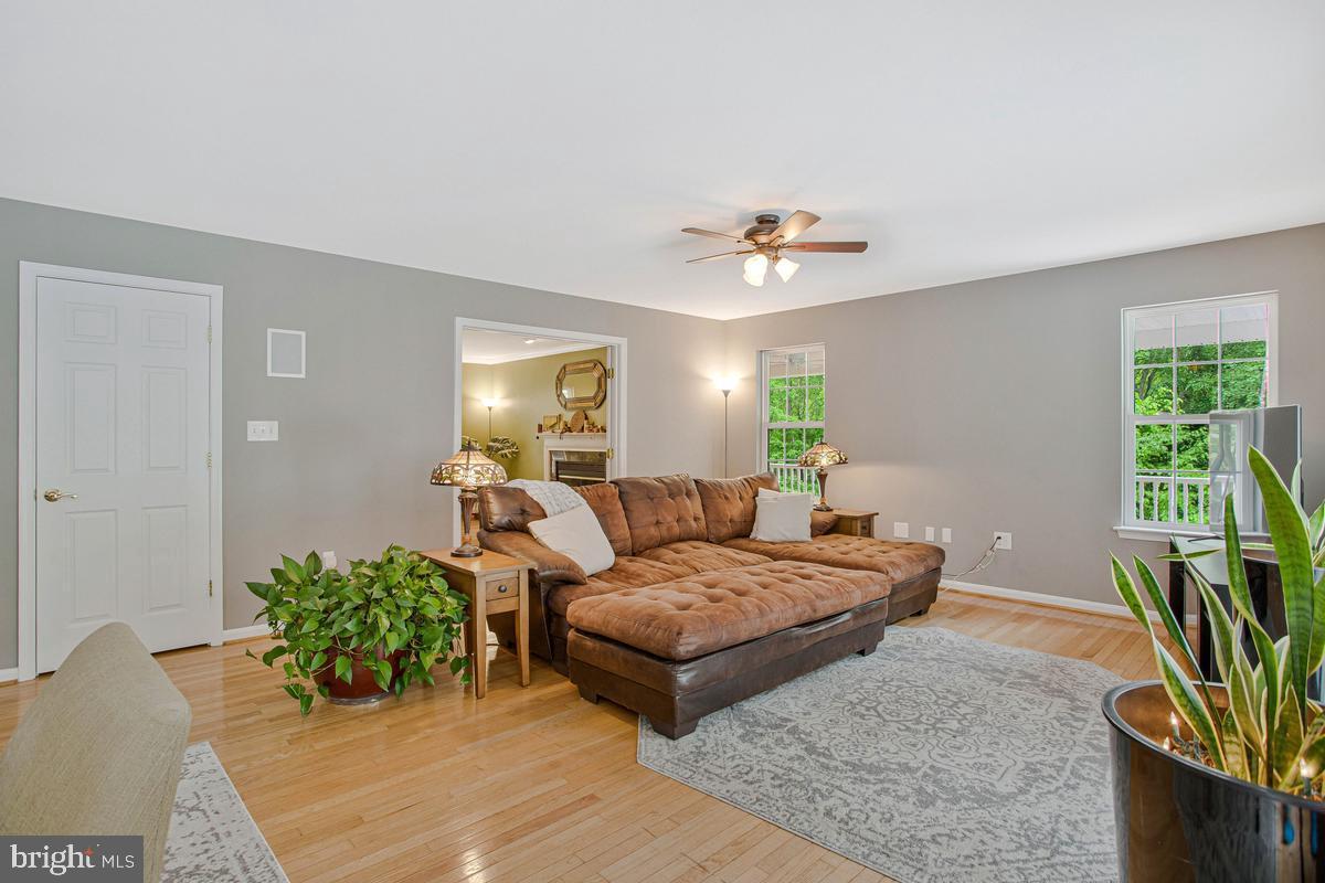 ISLAND CREEK WOODS - Residential