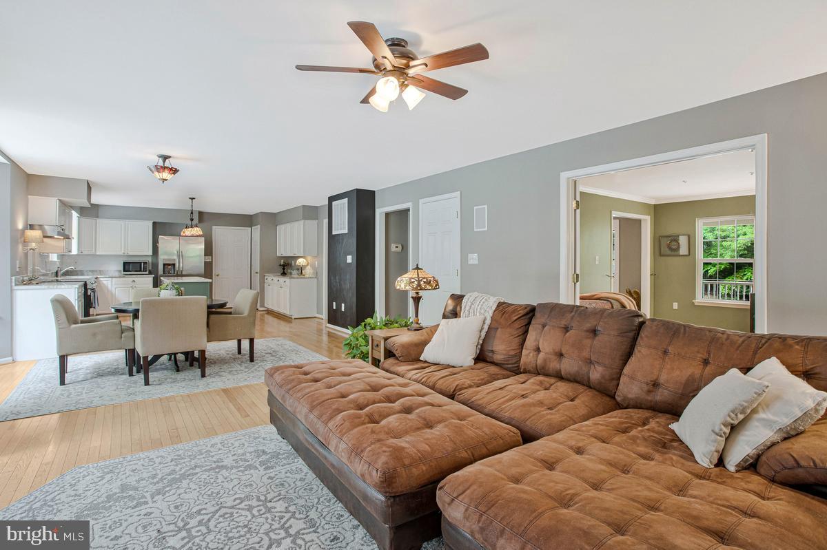 ISLAND CREEK WOODS - Residential