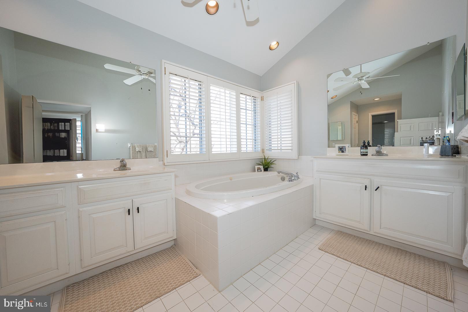 WHITEHORSE - Residential