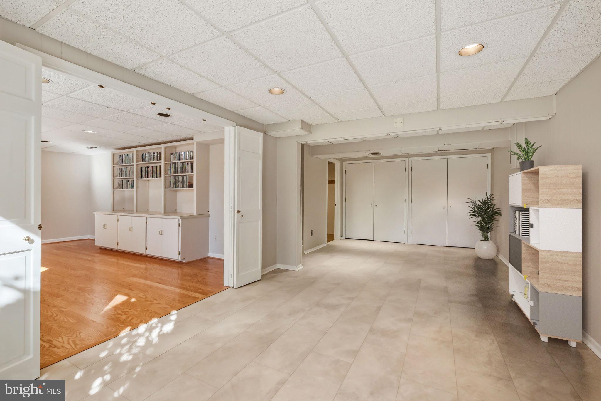 POTOMAC COMMONS - Residential