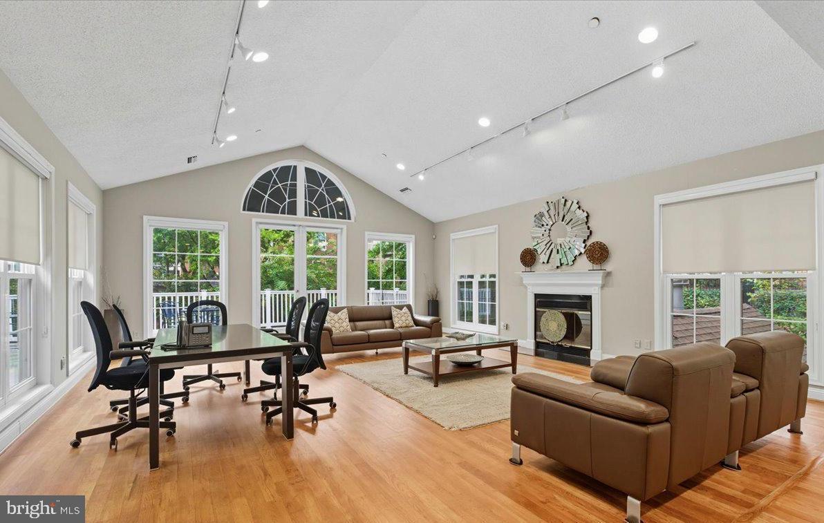 FOUNTAINS AT MCLEAN - Residential Lease