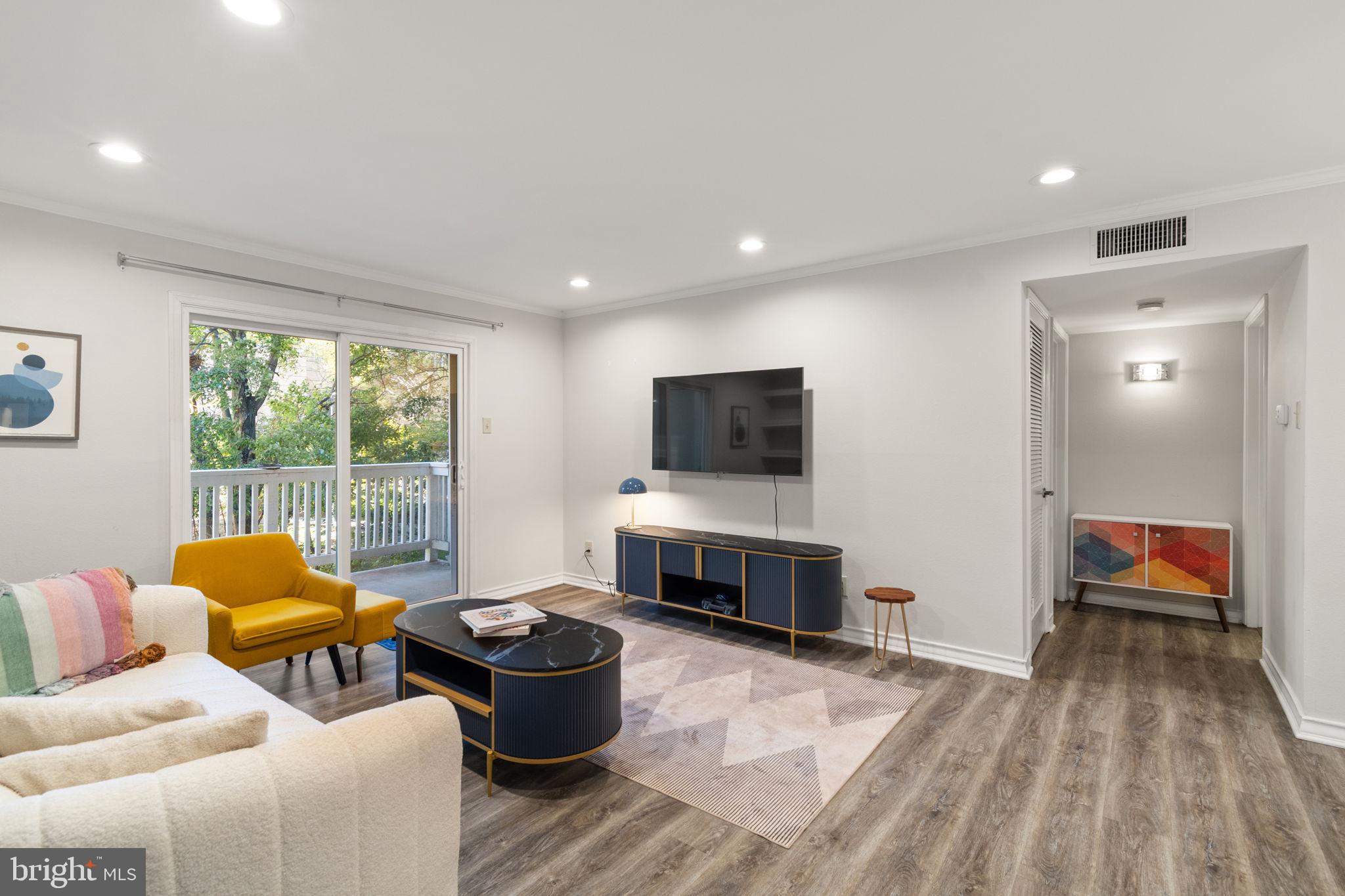 FOUNTAINS AT MCLEAN - Residential Lease