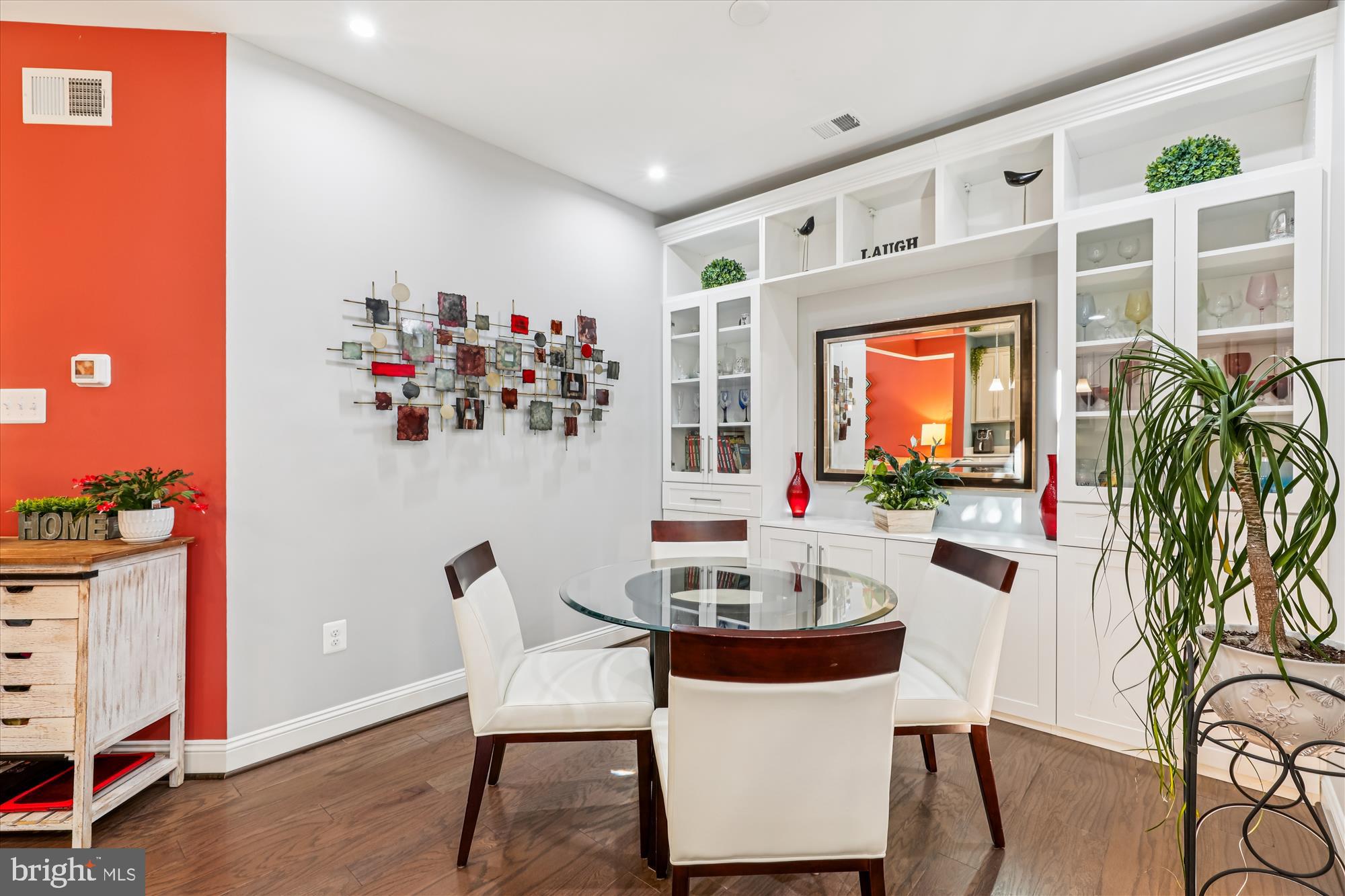 TWO RIVERS - Residential