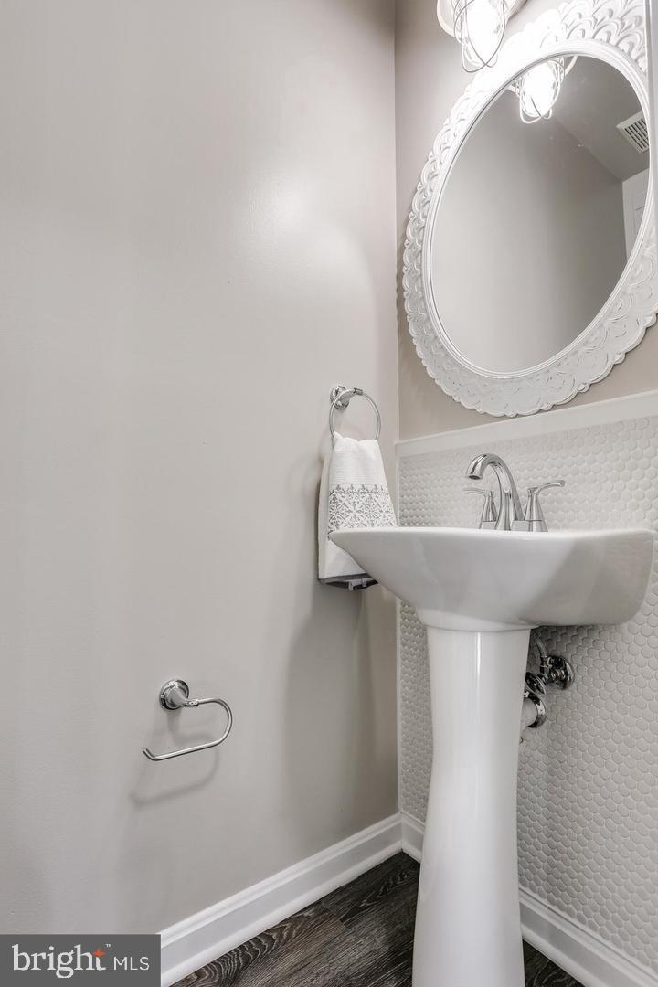 SEVEN OAKS - Residential Lease