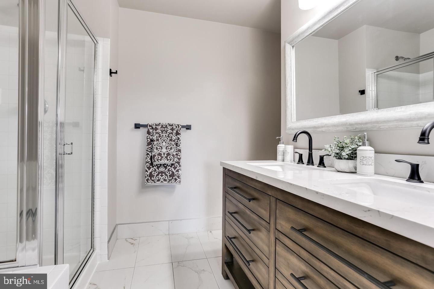 SEVEN OAKS - Residential Lease