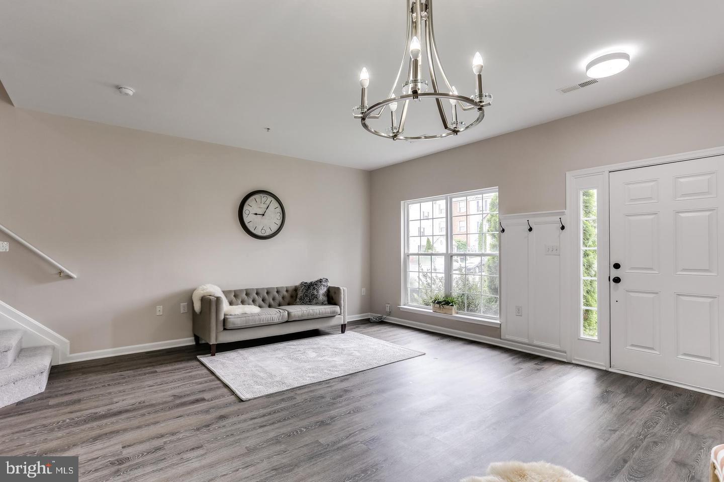 SEVEN OAKS - Residential Lease