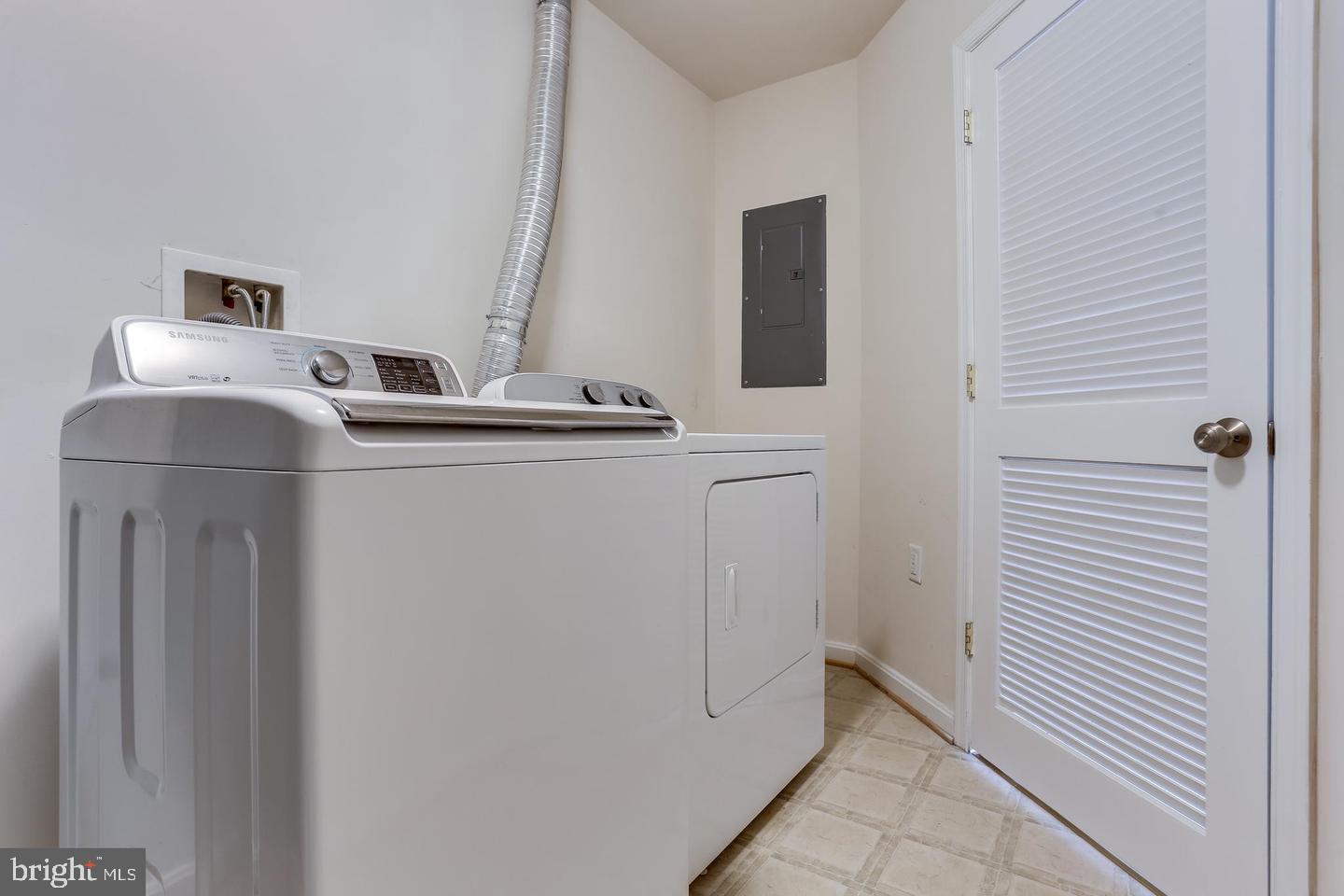 SEVEN OAKS - Residential Lease