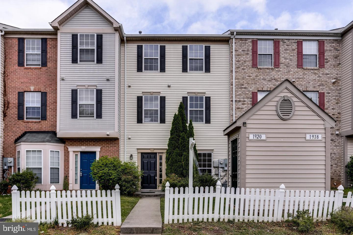 SEVEN OAKS - Residential Lease