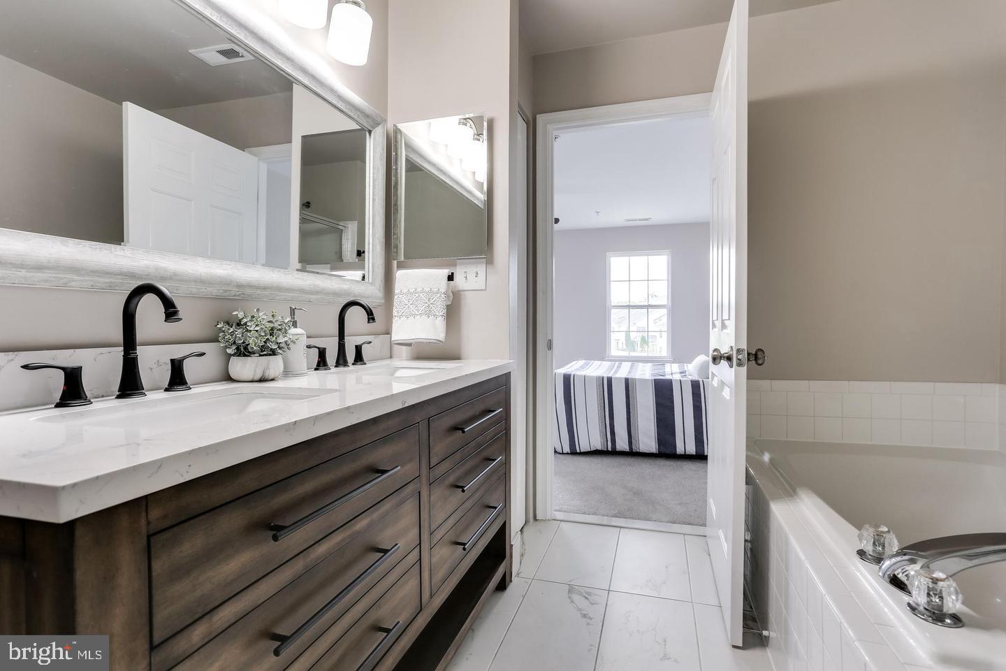 SEVEN OAKS - Residential Lease