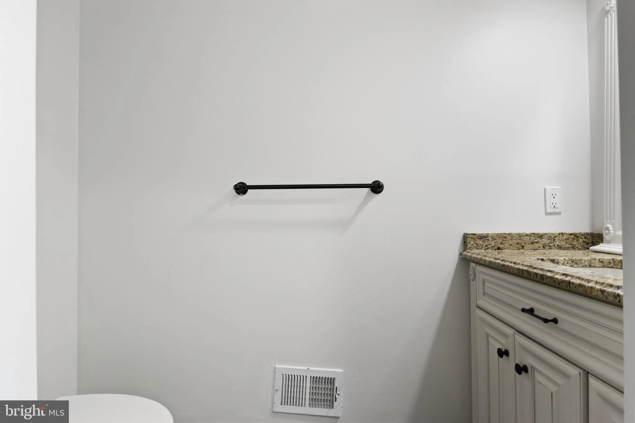 Long Branch, New Jersey 07740, United States, 2 Bedrooms Bedrooms, ,3 BathroomsBathrooms,Residential,Coming Soon,212270