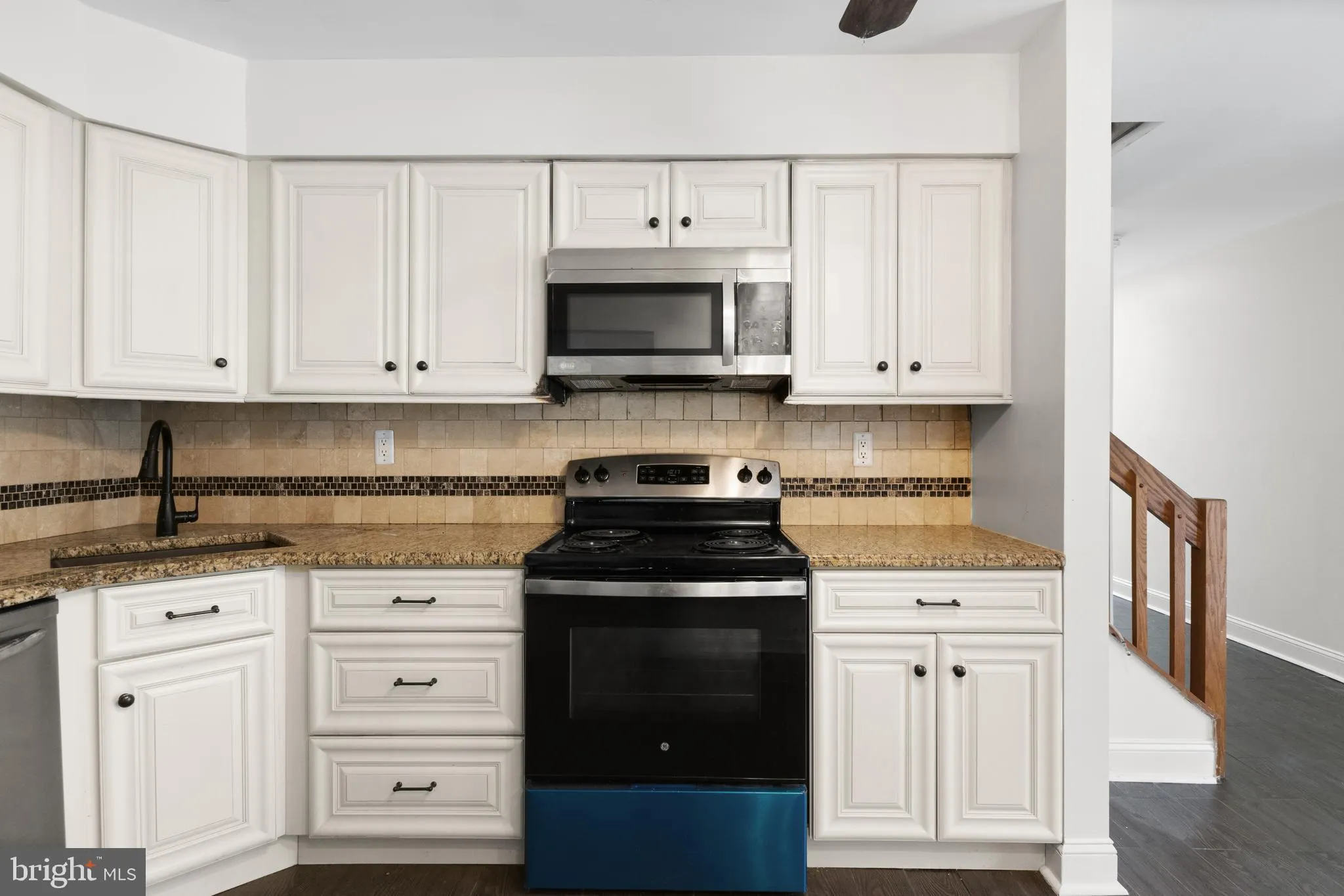 Long Branch, New Jersey 07740, United States, 2 Bedrooms Bedrooms, ,3 BathroomsBathrooms,Residential,Coming Soon,212270