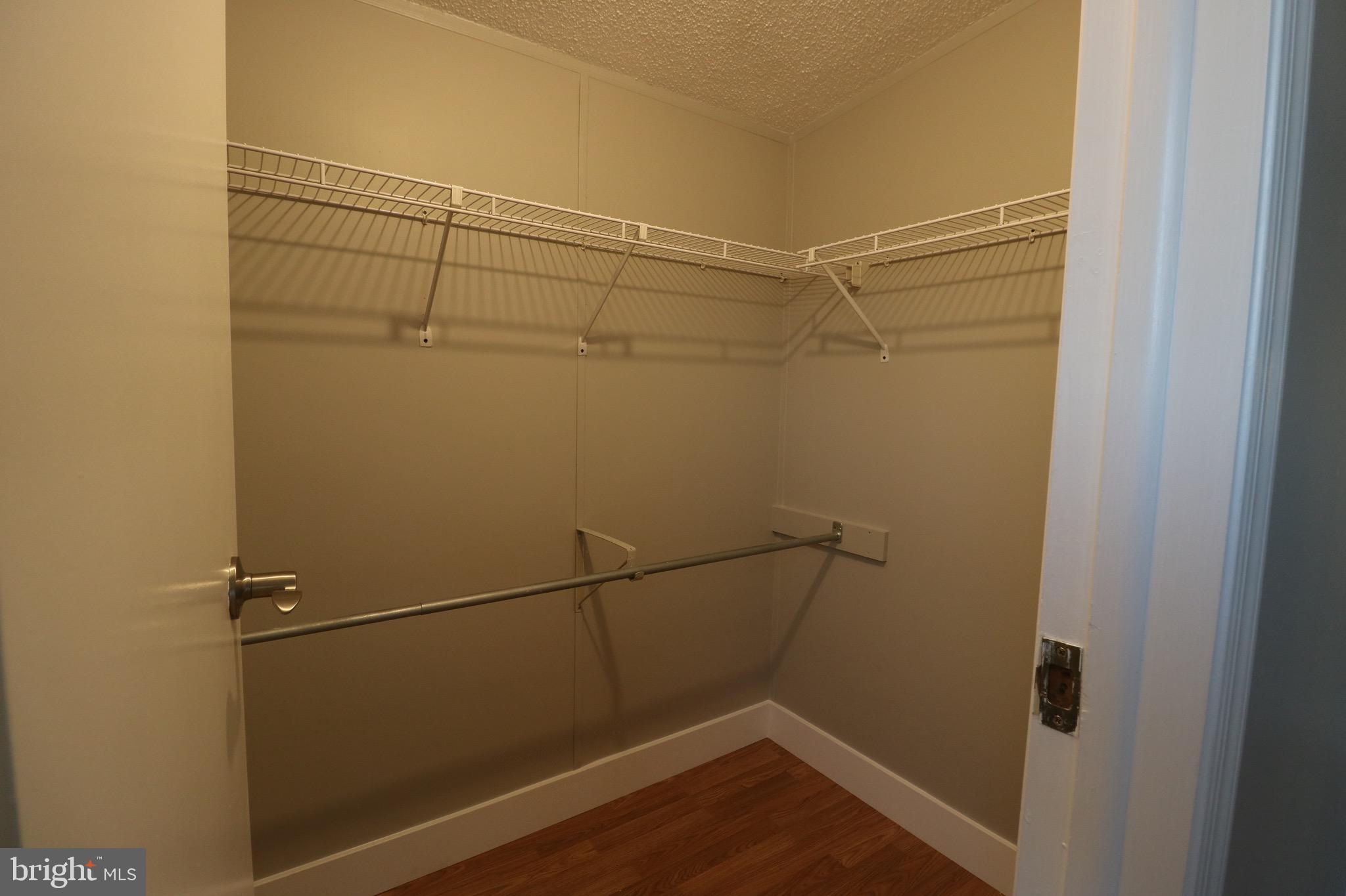 MIDDLE RIVER - Residential