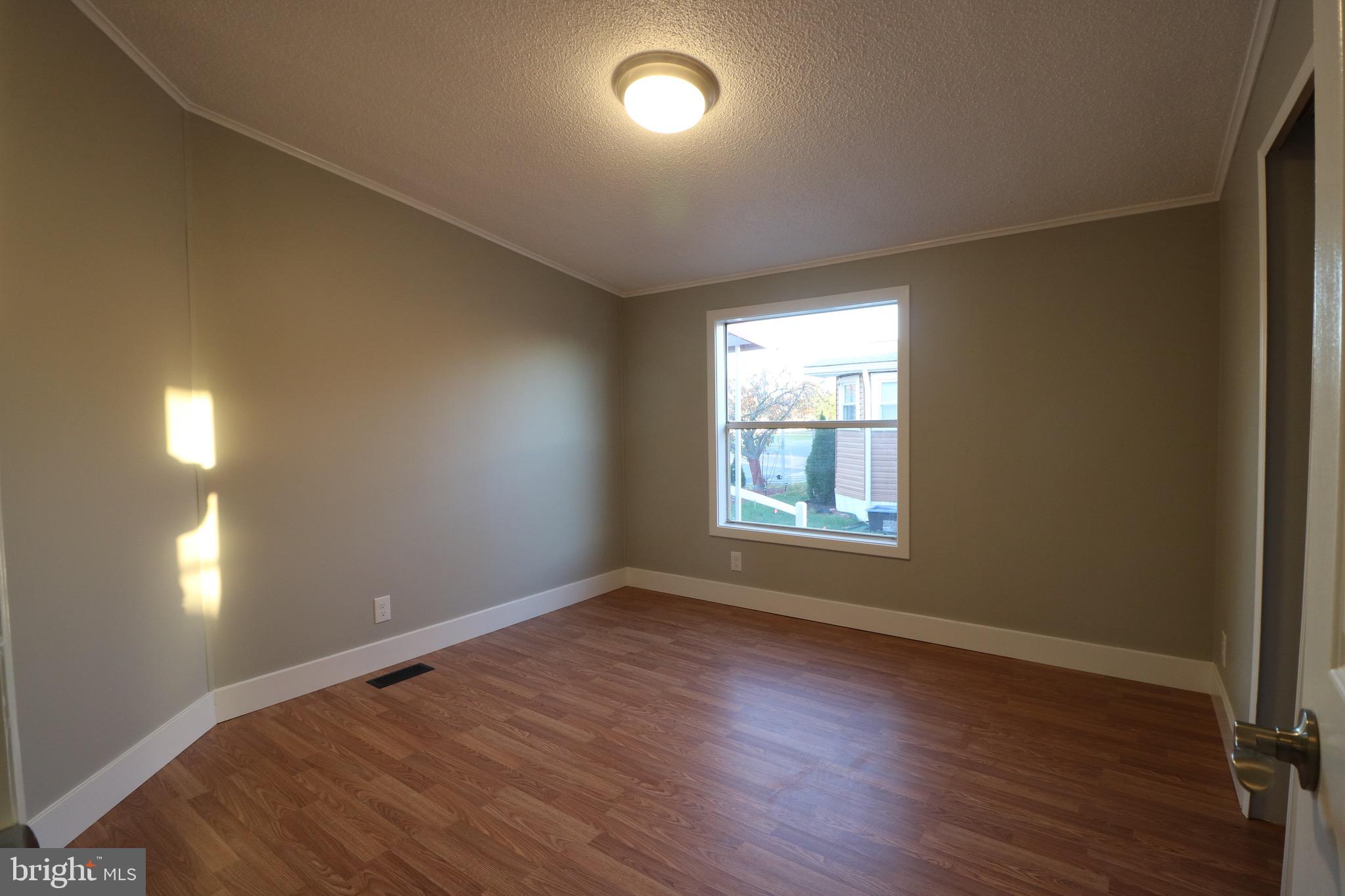 MIDDLE RIVER - Residential