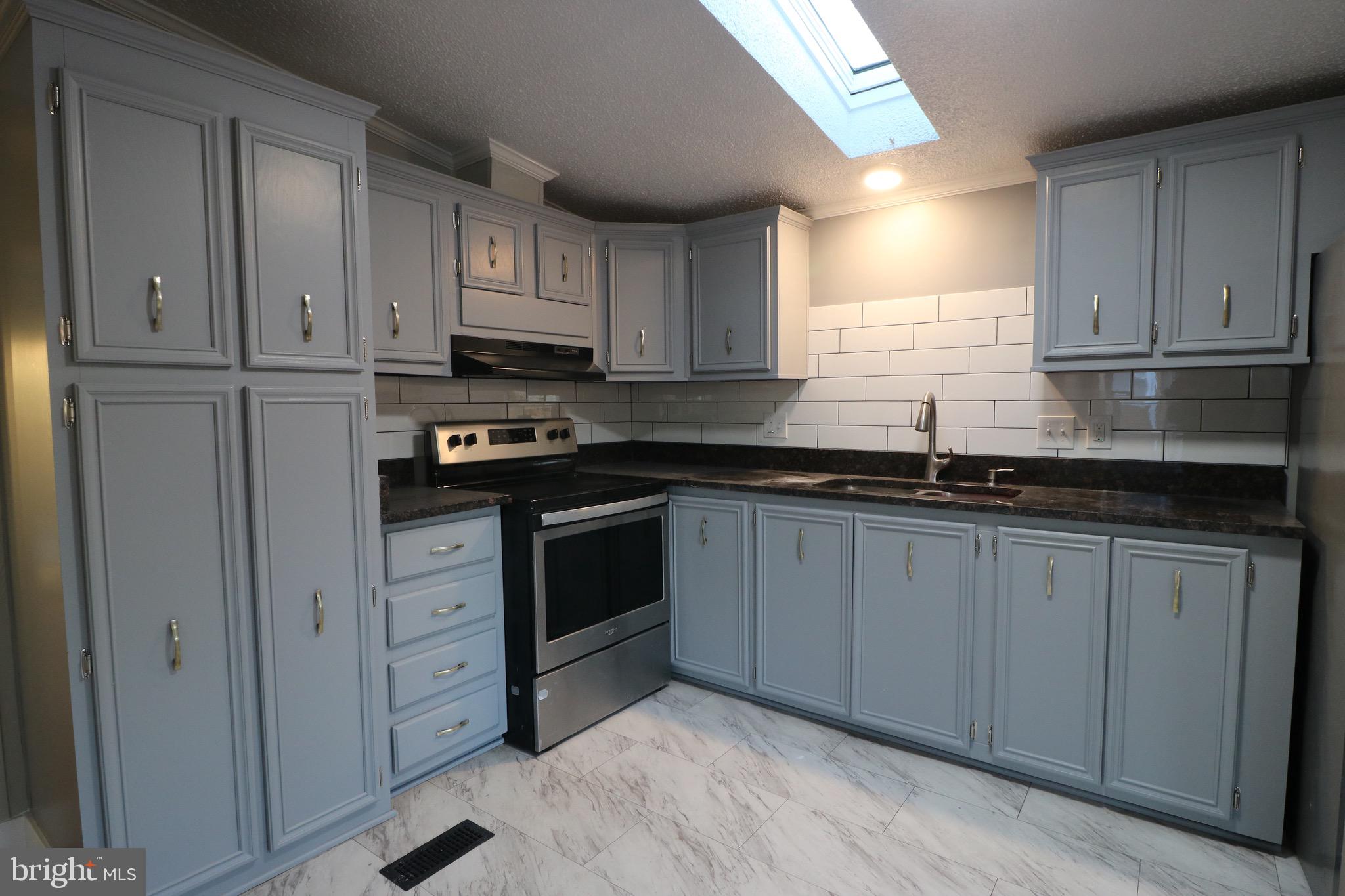 MIDDLE RIVER - Residential