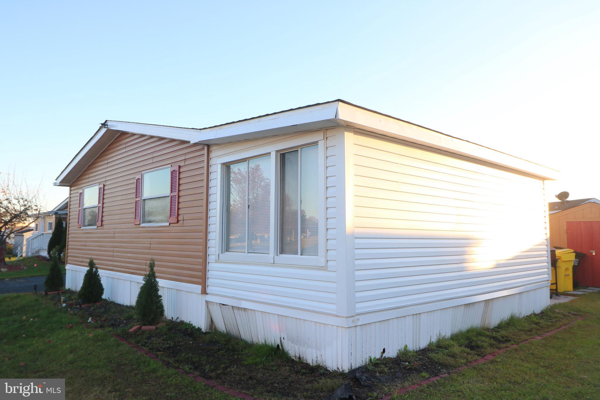 MIDDLE RIVER - Residential