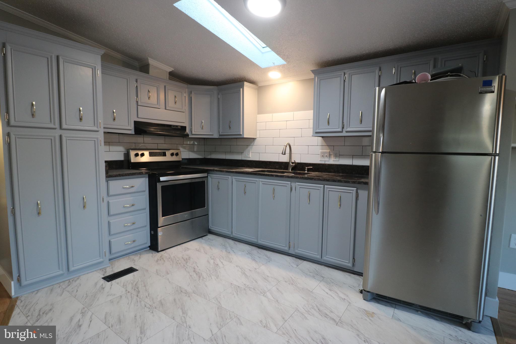 MIDDLE RIVER - Residential