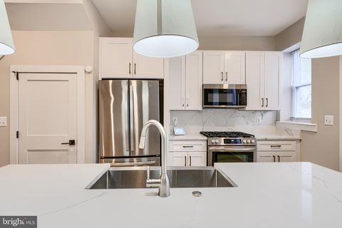 Townhouse For Sale - 3709 5th St<br/> BROOKLYN, MD 21225