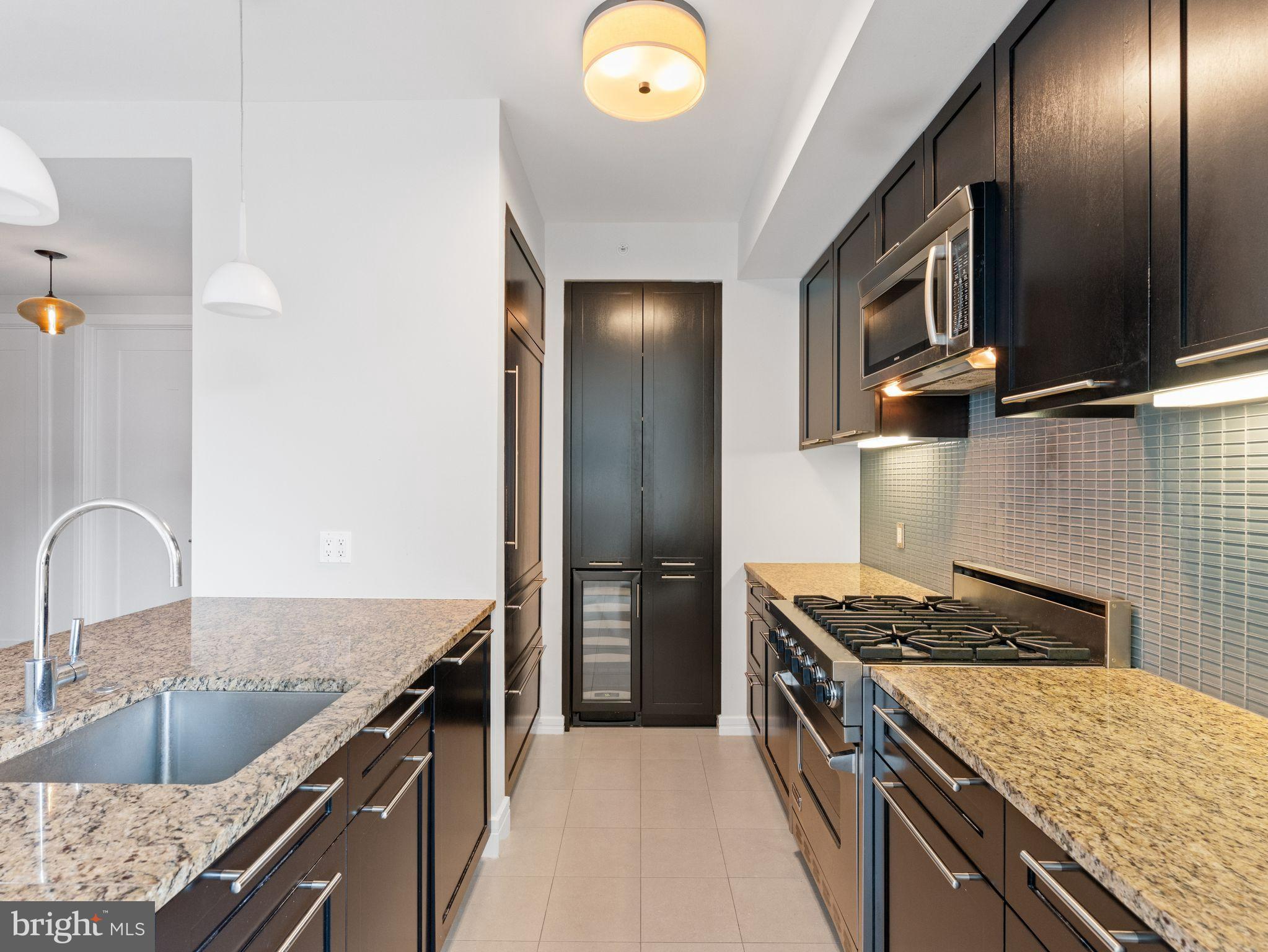 AVENUE OF THE ARTS - Residential