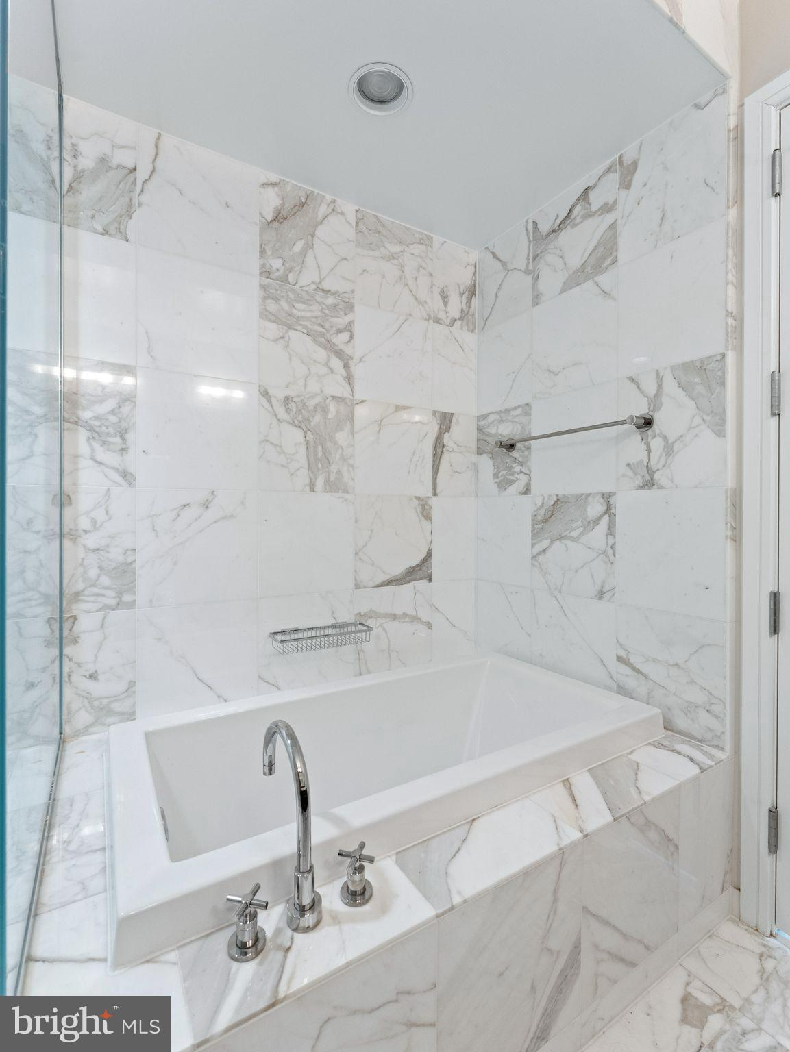 AVENUE OF THE ARTS - Residential