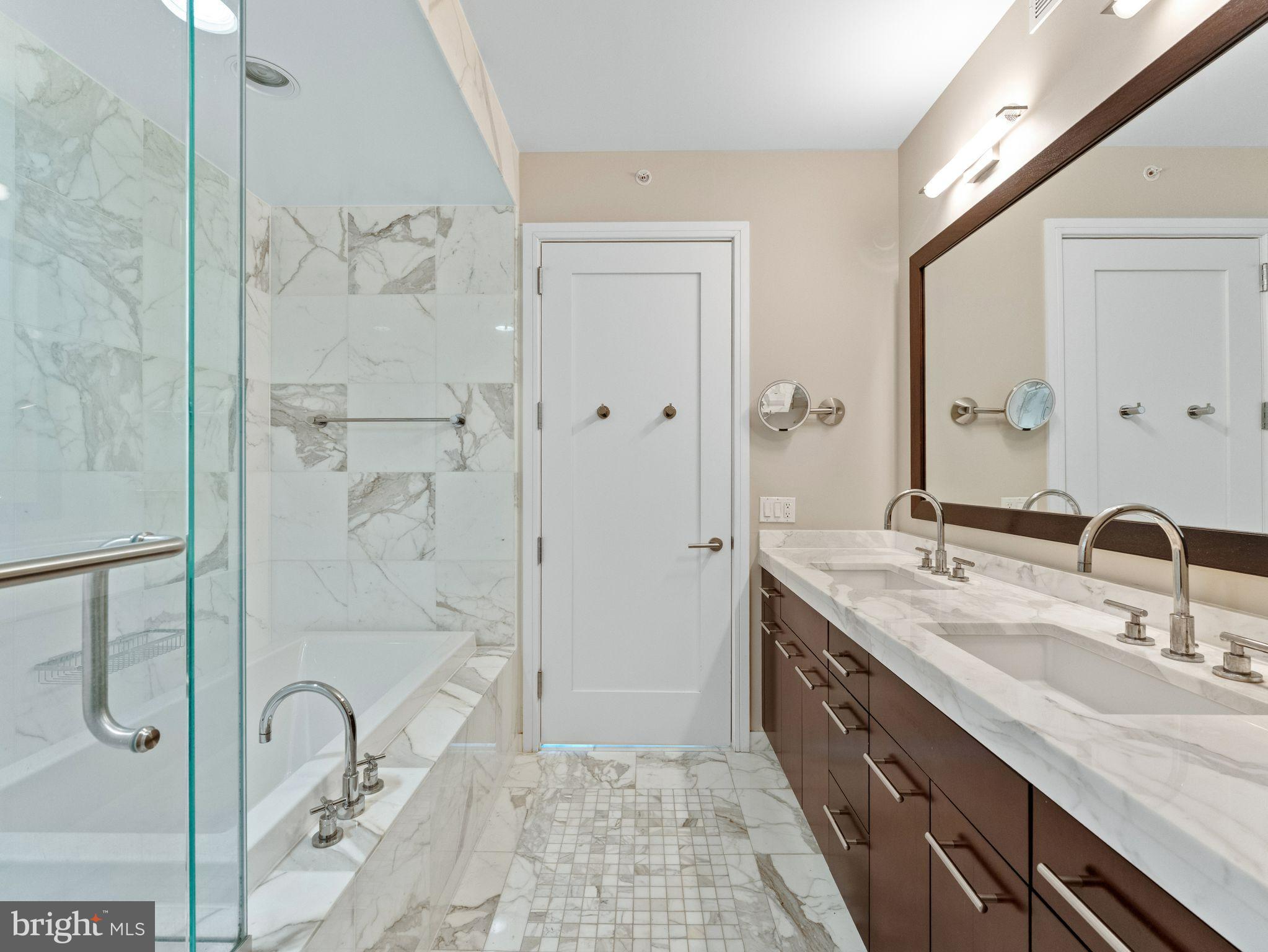 AVENUE OF THE ARTS - Residential