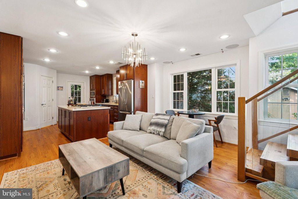 Photo of 1432 Crestridge Drive, SILVER SPRING, MD 20910 (MLS # MDMC2202276)