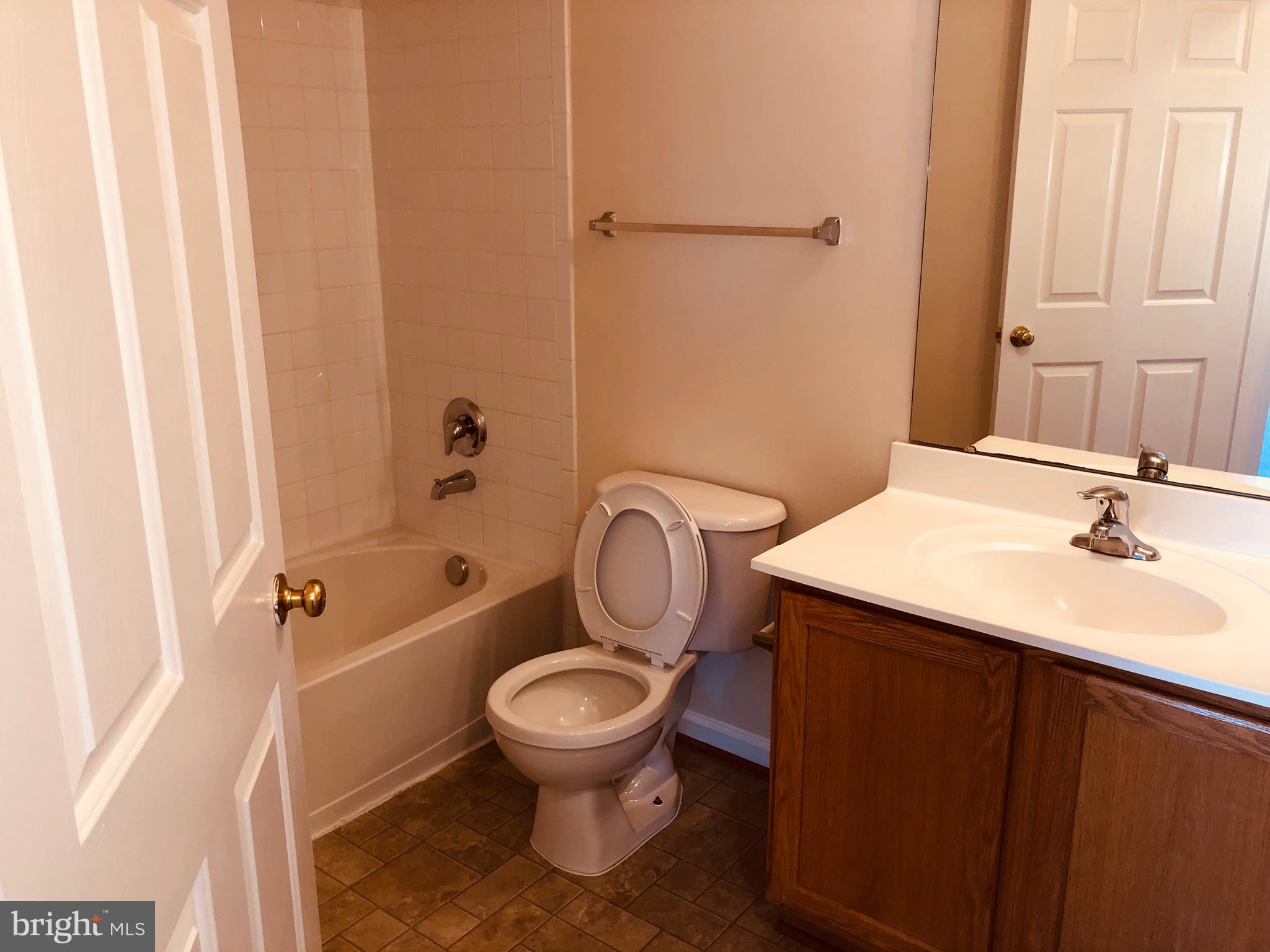 RIVERSIDE STATION - Residential Lease