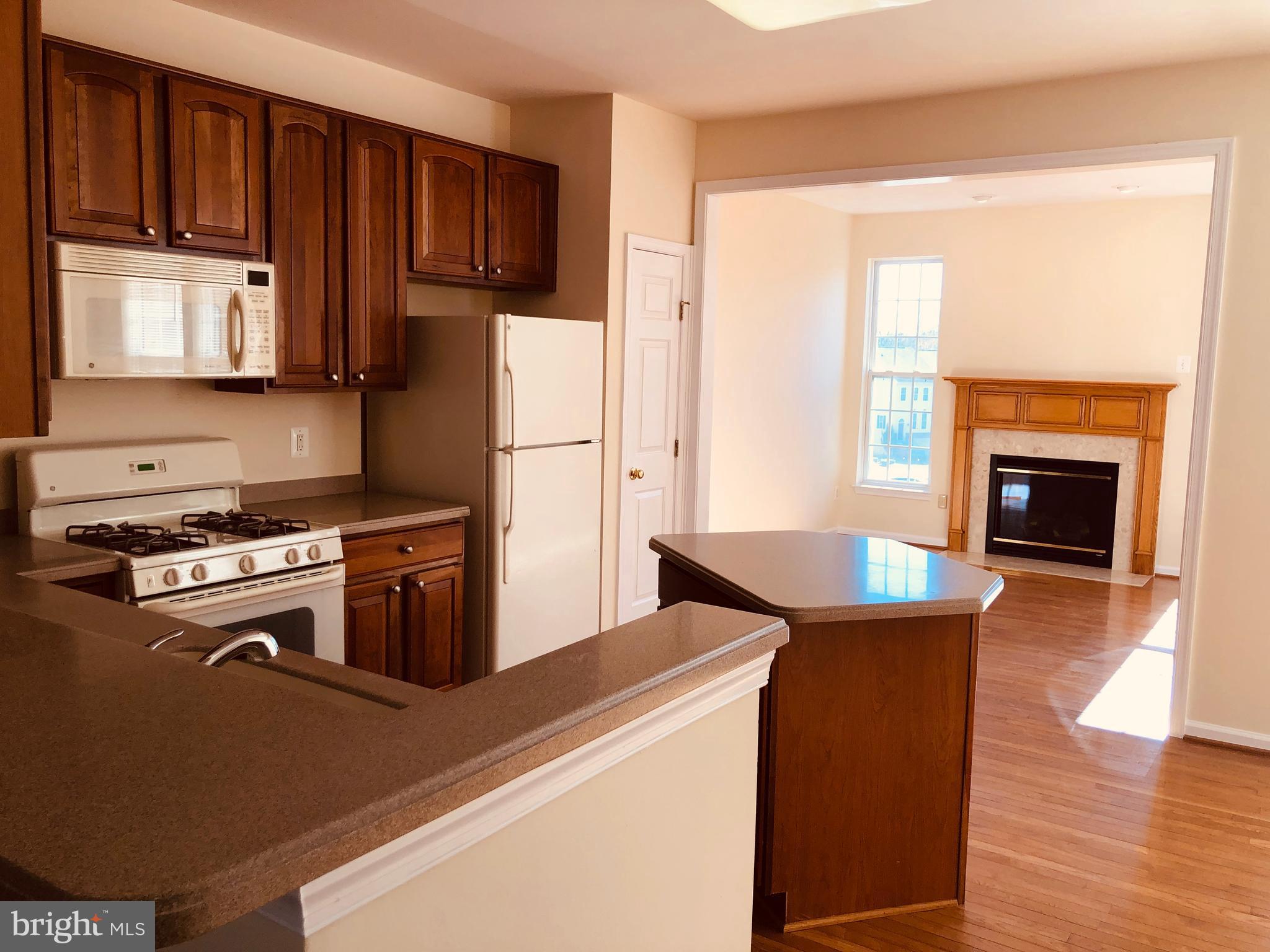 RIVERSIDE STATION - Residential Lease