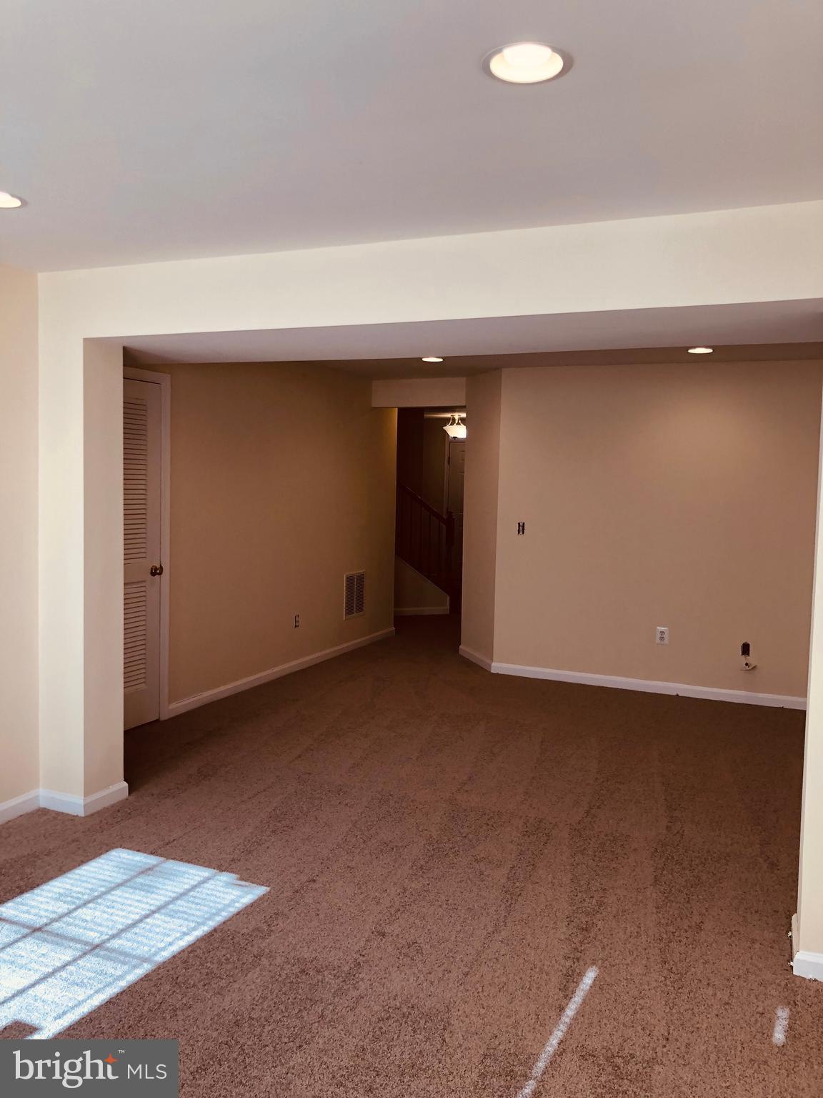 RIVERSIDE STATION - Residential Lease