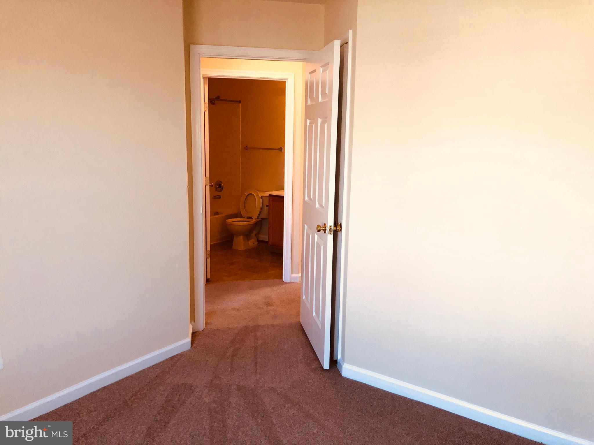 RIVERSIDE STATION - Residential Lease