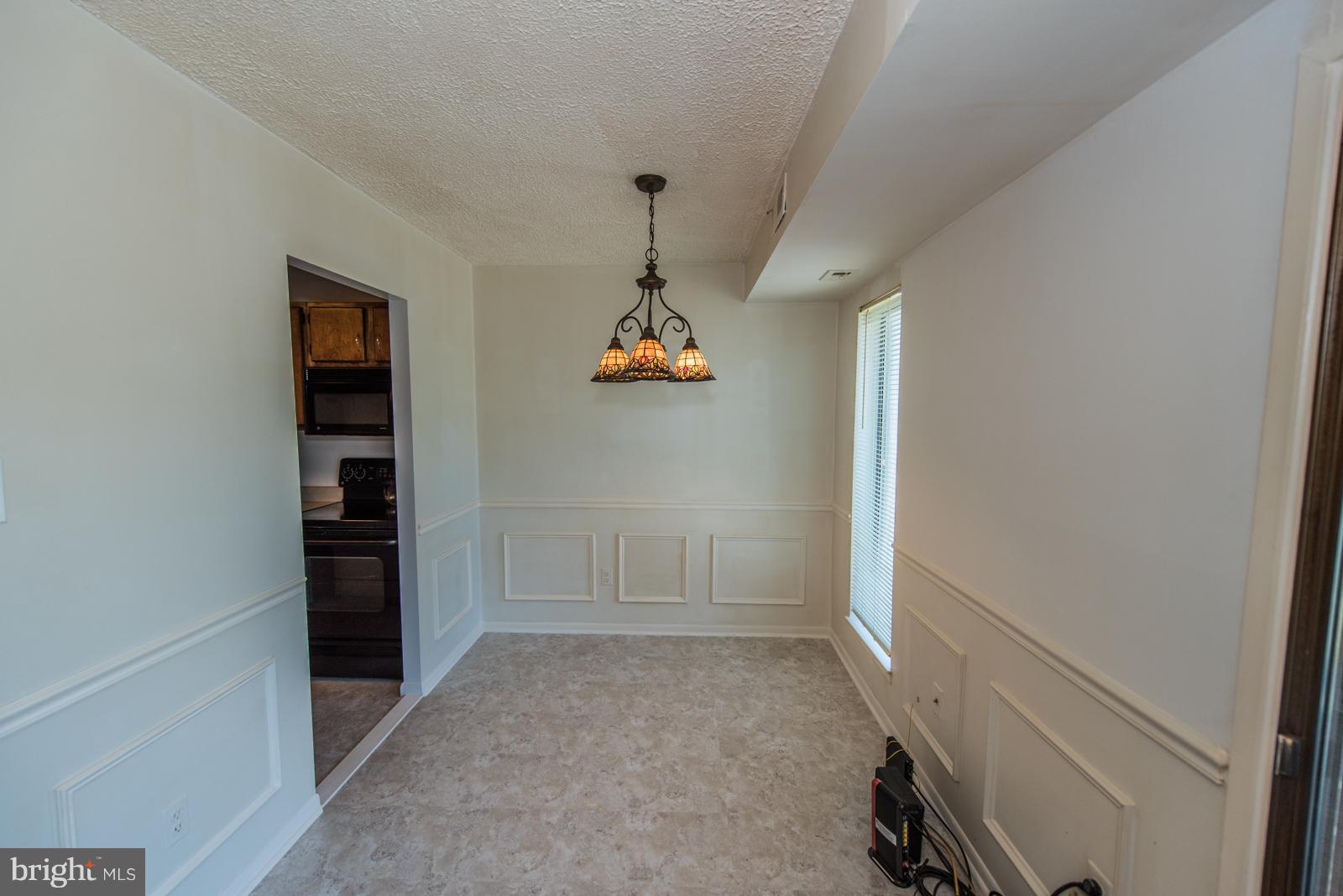 SUMMERTREE CONDO APTS - Residential Lease