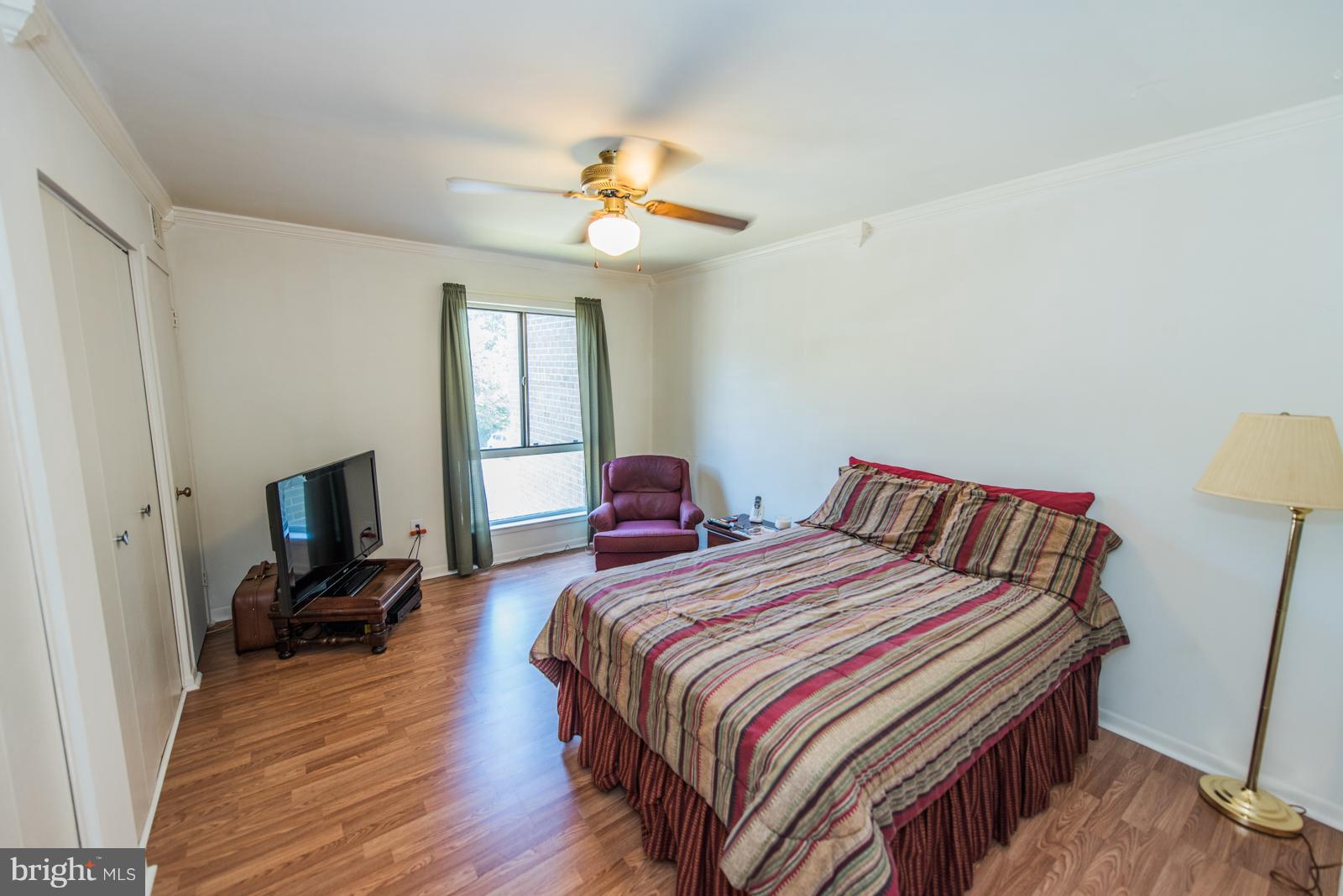 SUMMERTREE CONDO APTS - Residential Lease