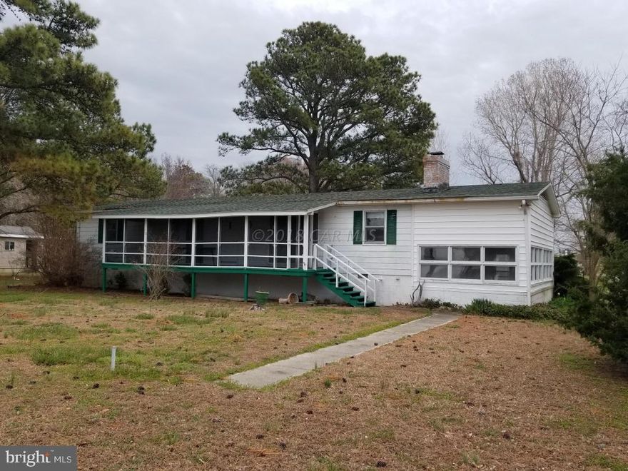 Priced to Sell! Fabulous water views of the Tangier Sound. 3 bedroom, 2 bath home waiting for your sweat and inspiration. Being sold as-is. Great opportunity to create the perfect week-end getaway!