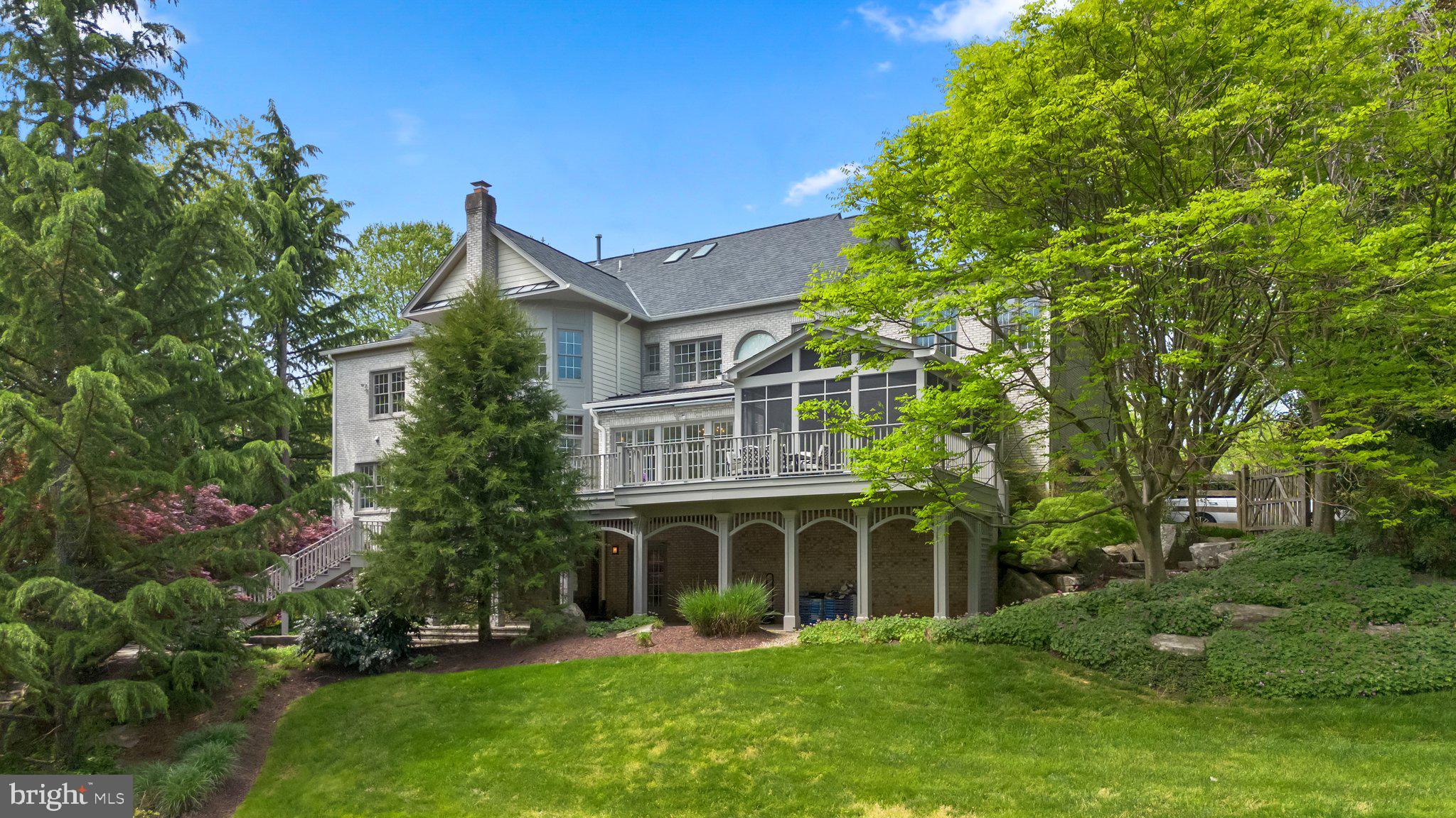 SADDLE RIDGE - Residential