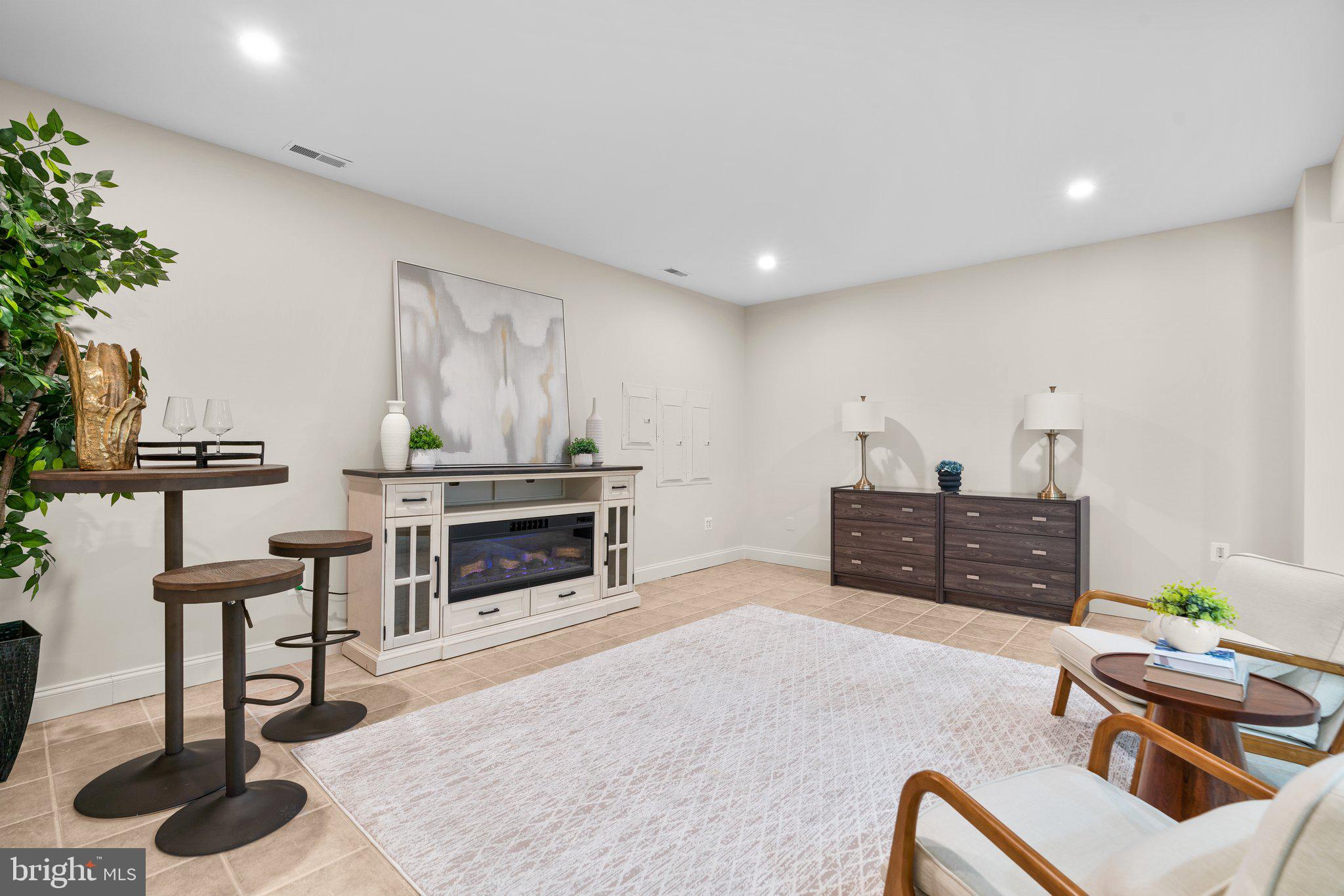 SADDLE RIDGE - Residential