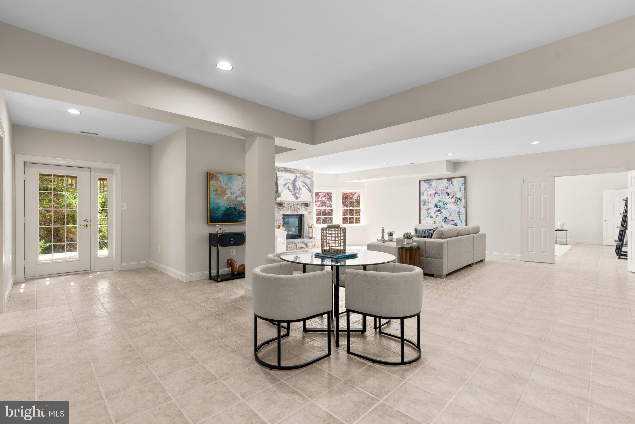 SADDLE RIDGE - Residential