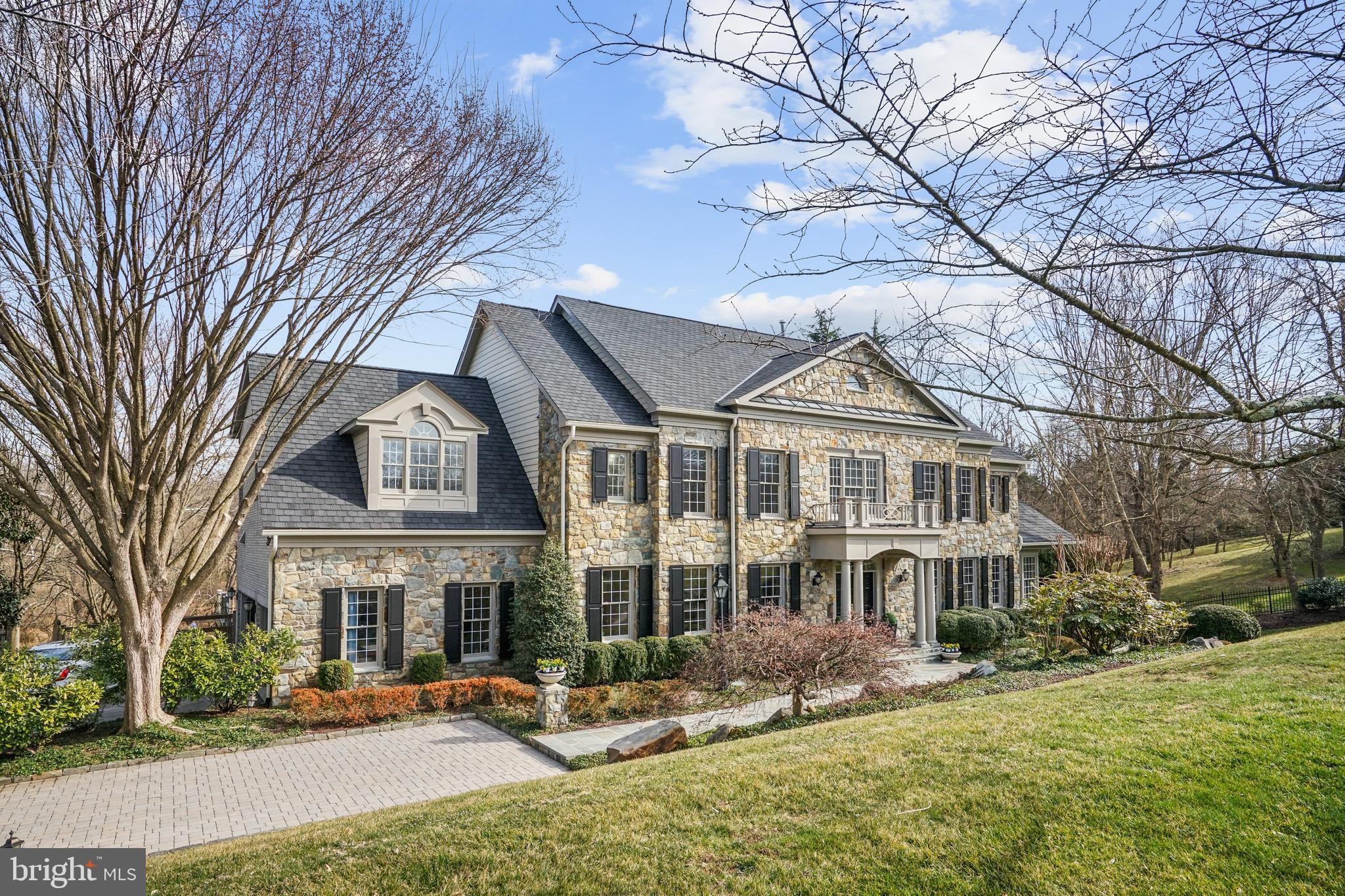 SADDLE RIDGE - Residential