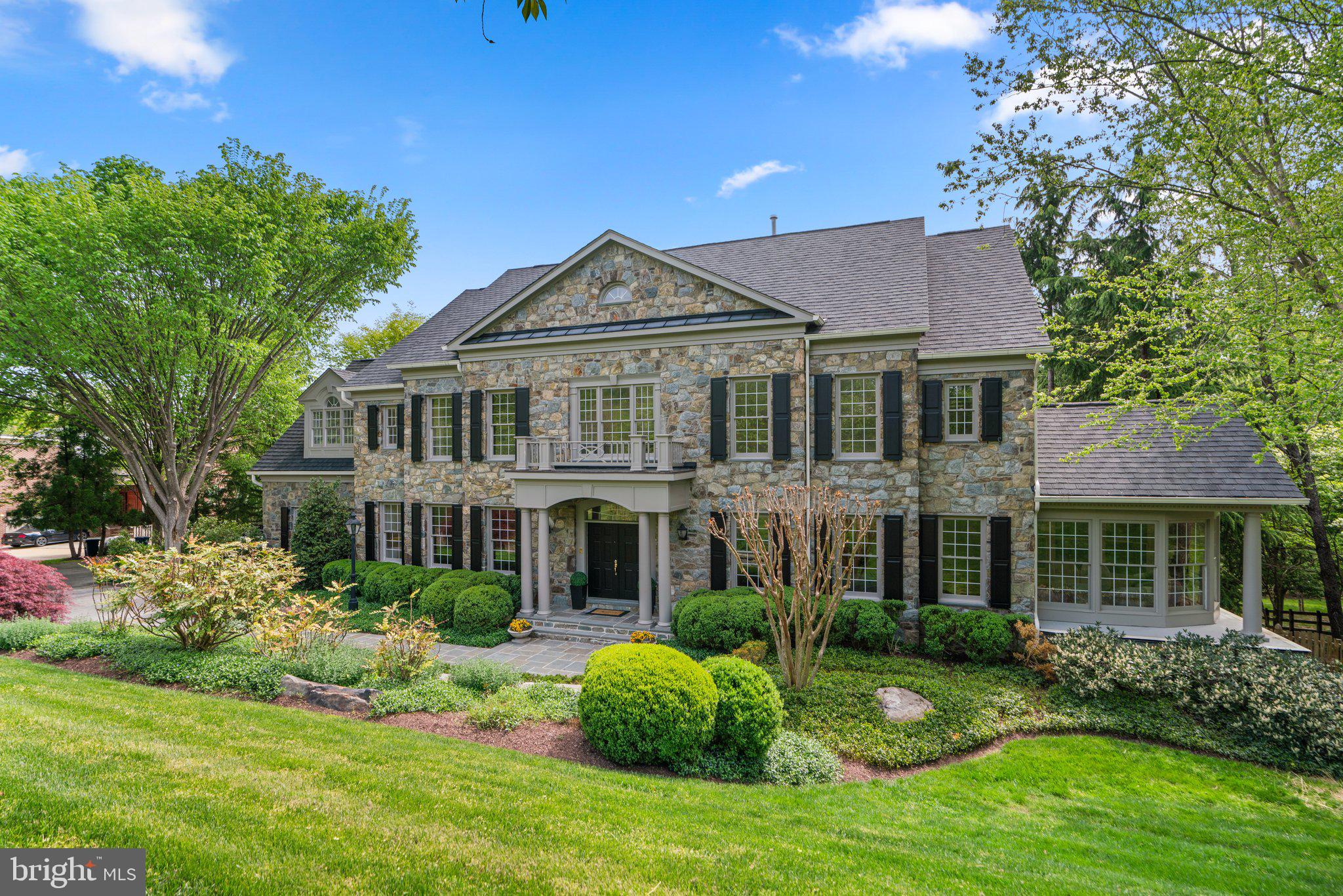 SADDLE RIDGE - Residential