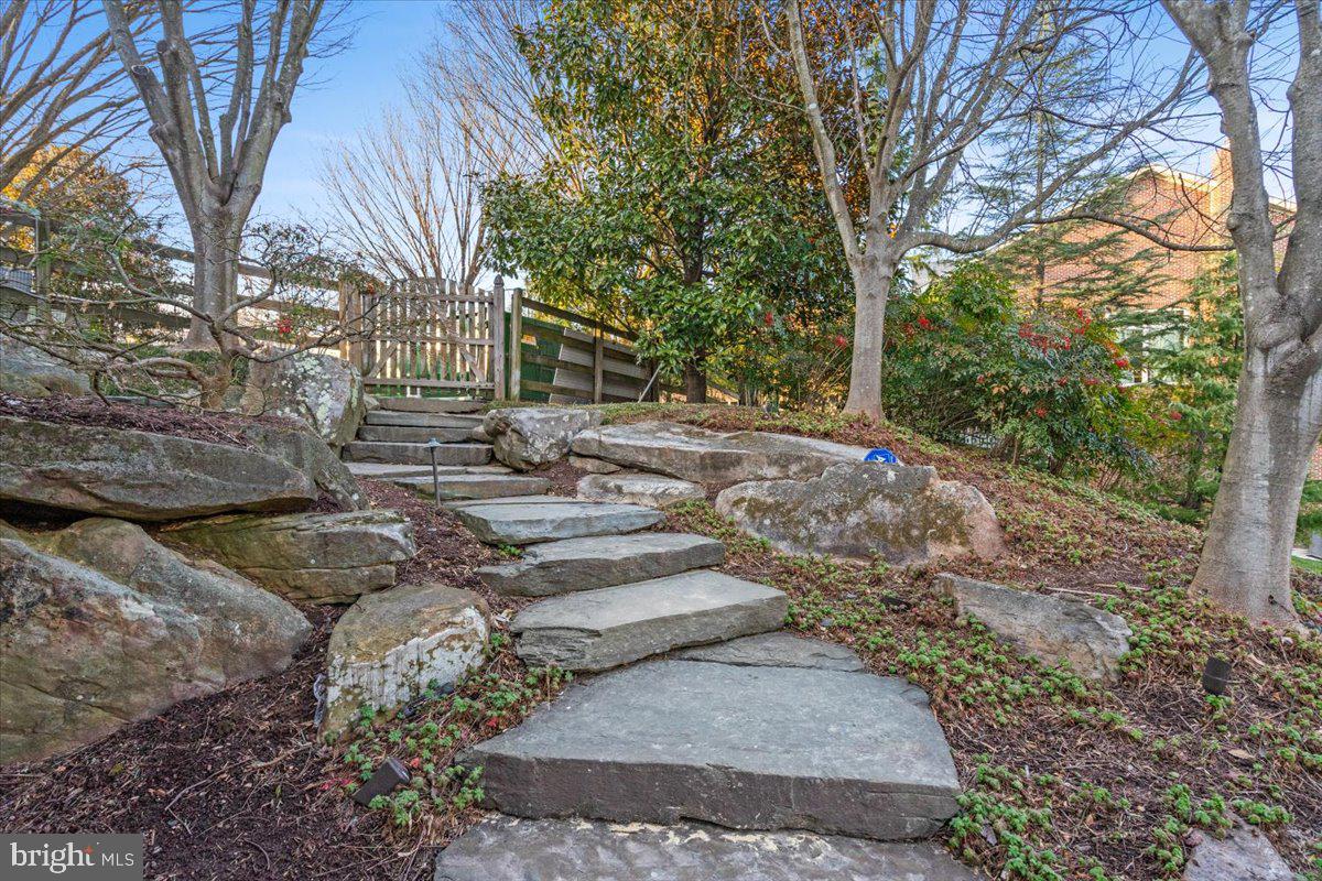 SADDLE RIDGE - Residential